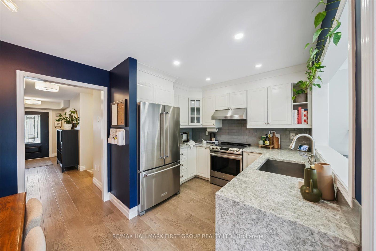 Photo 8 of 131 Kirkland Place, Whitby, Williamsburg — HOMEH