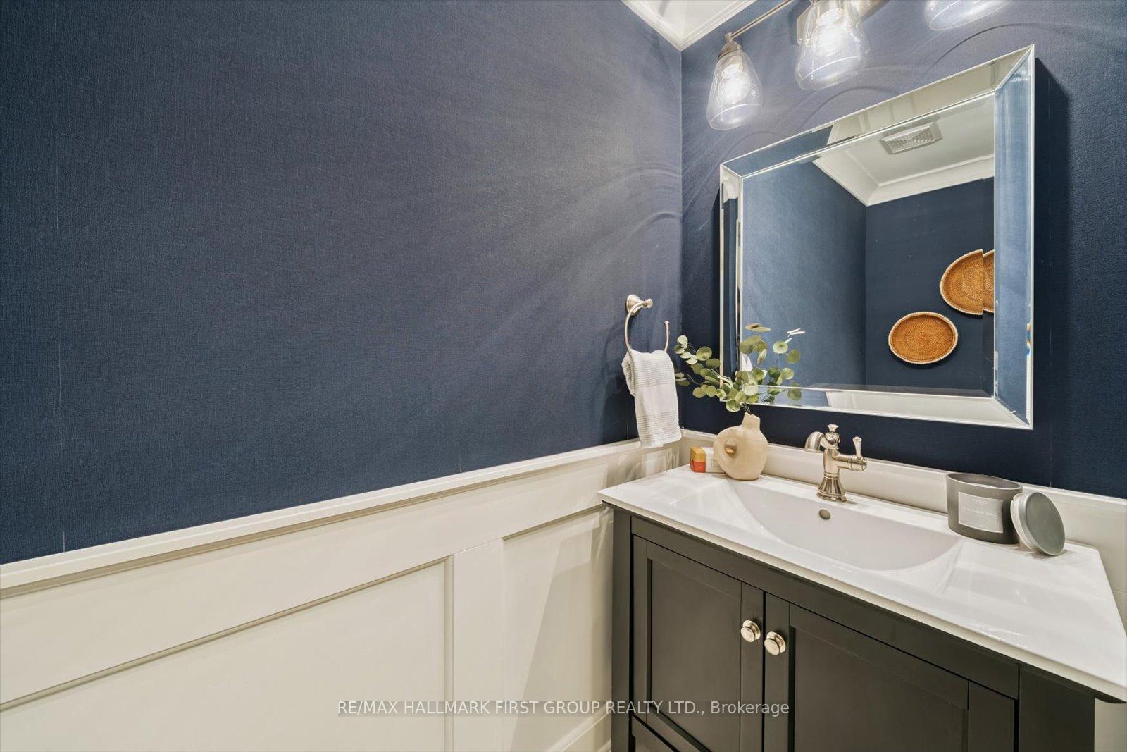 Photo 10 of 131 Kirkland Place, Whitby, Williamsburg — HOMEH