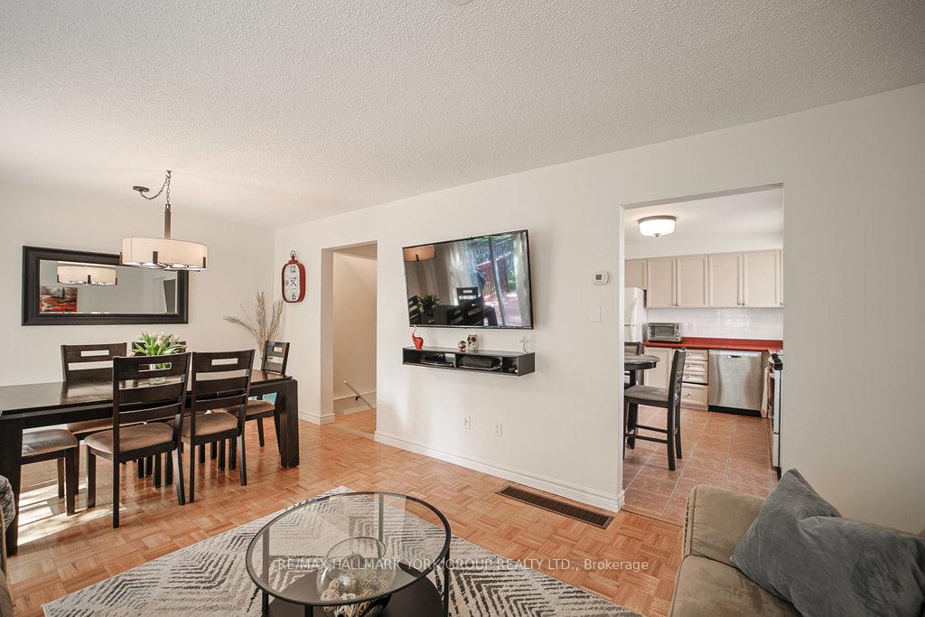 Photo 3 of 63 Crawford Rose Drive, Aurora, Aurora Heights — HOMEH