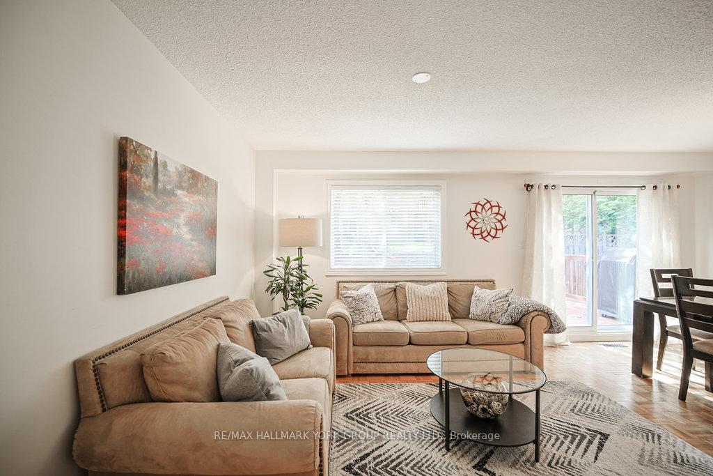 Photo 11 of 63 Crawford Rose Drive, Aurora, Aurora Heights — HOMEH