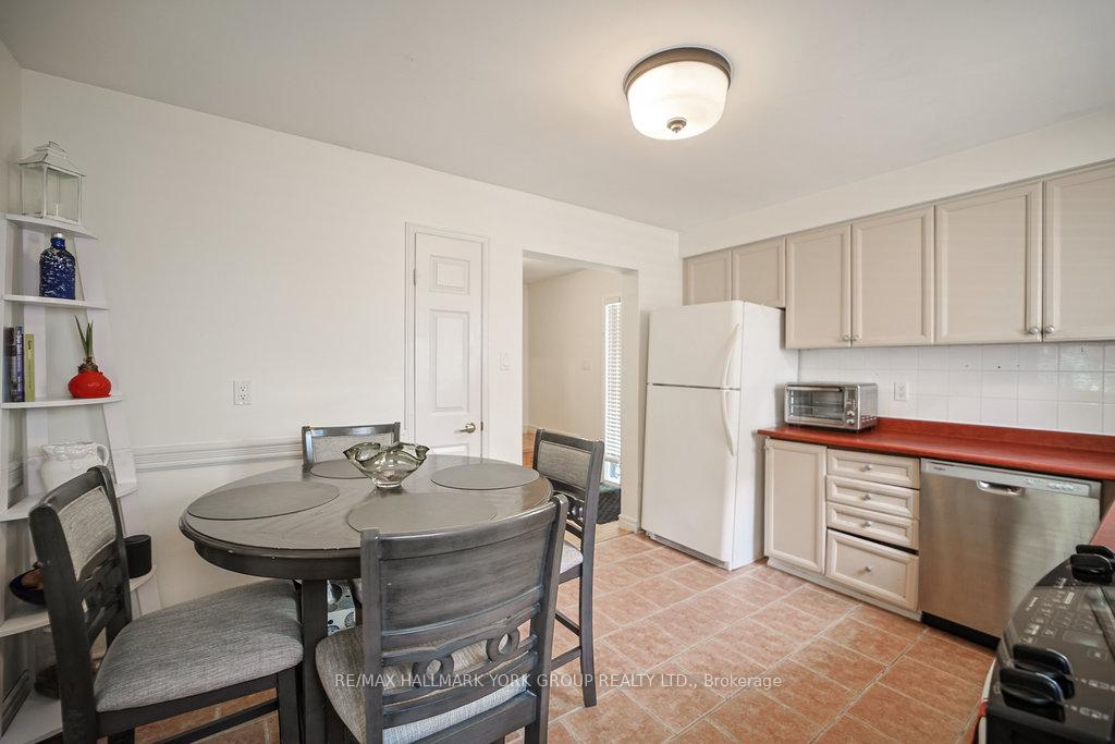 Photo 8 of 63 Crawford Rose Drive, Aurora, Aurora Heights — HOMEH