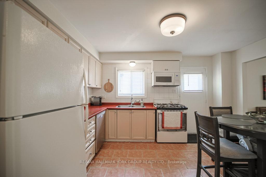Photo 9 of 63 Crawford Rose Drive, Aurora, Aurora Heights — HOMEH