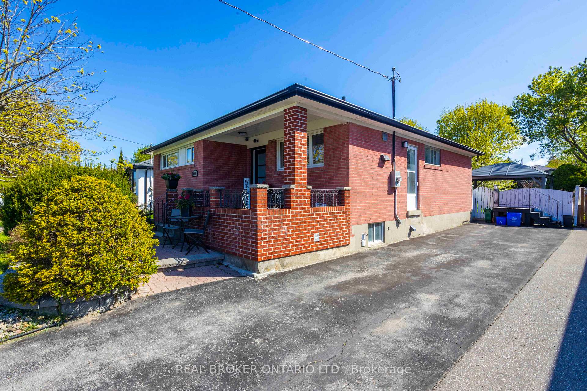 Photo 1 of 1005 Walton Boulevard, Whitby, Williamsburg — HOMEH