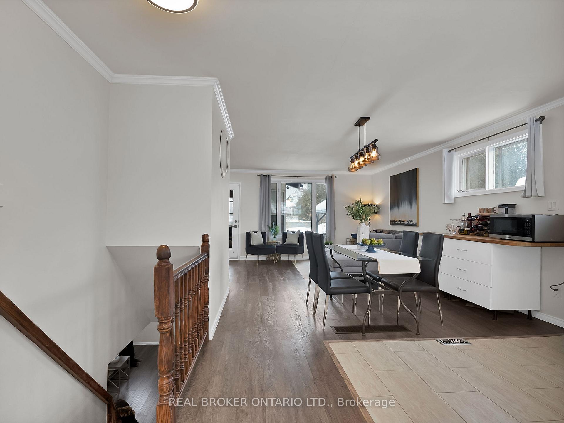Photo 10 of 1005 Walton Boulevard, Whitby, Williamsburg — HOMEH