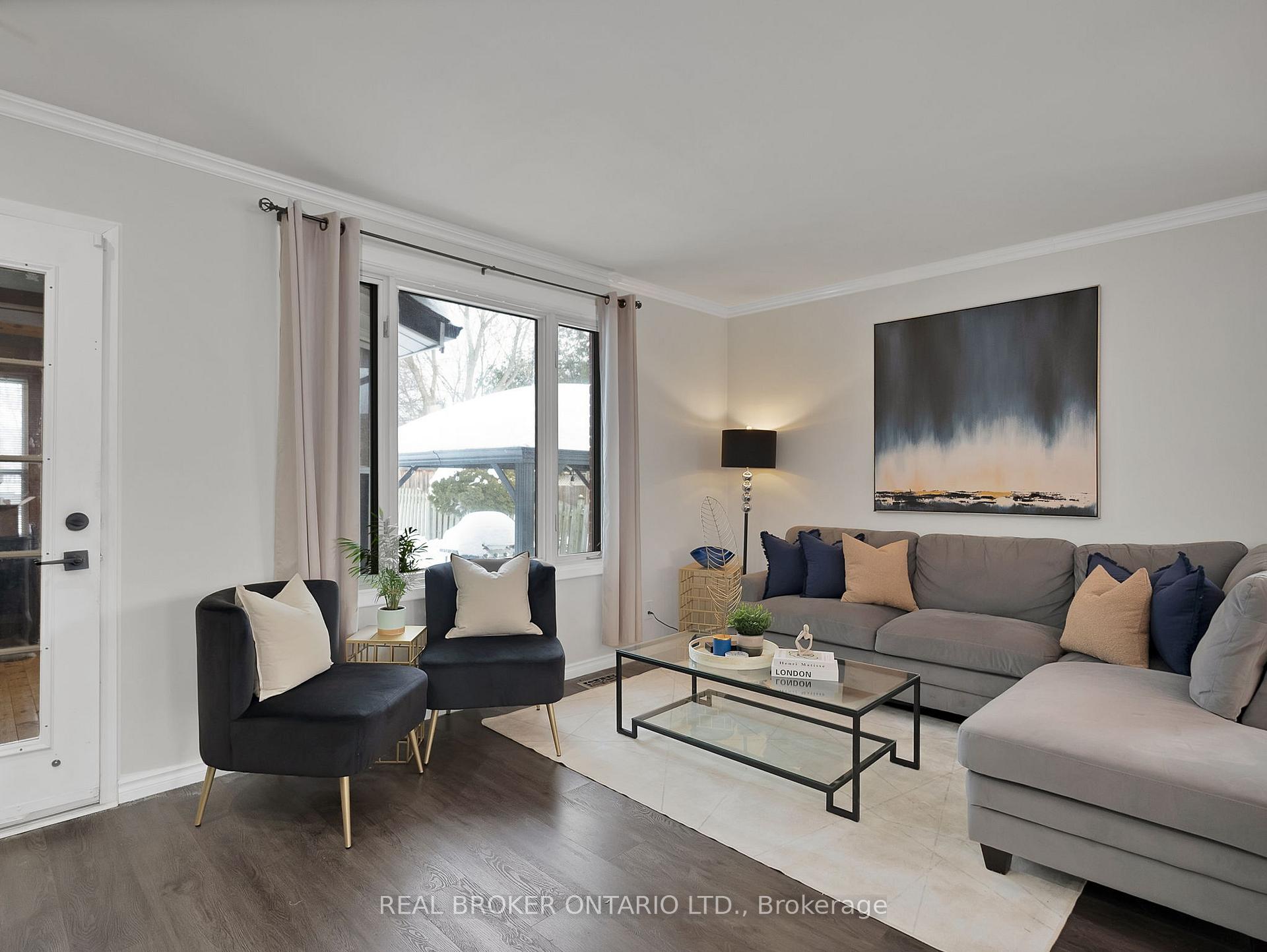 Photo 14 of 1005 Walton Boulevard, Whitby, Williamsburg — HOMEH