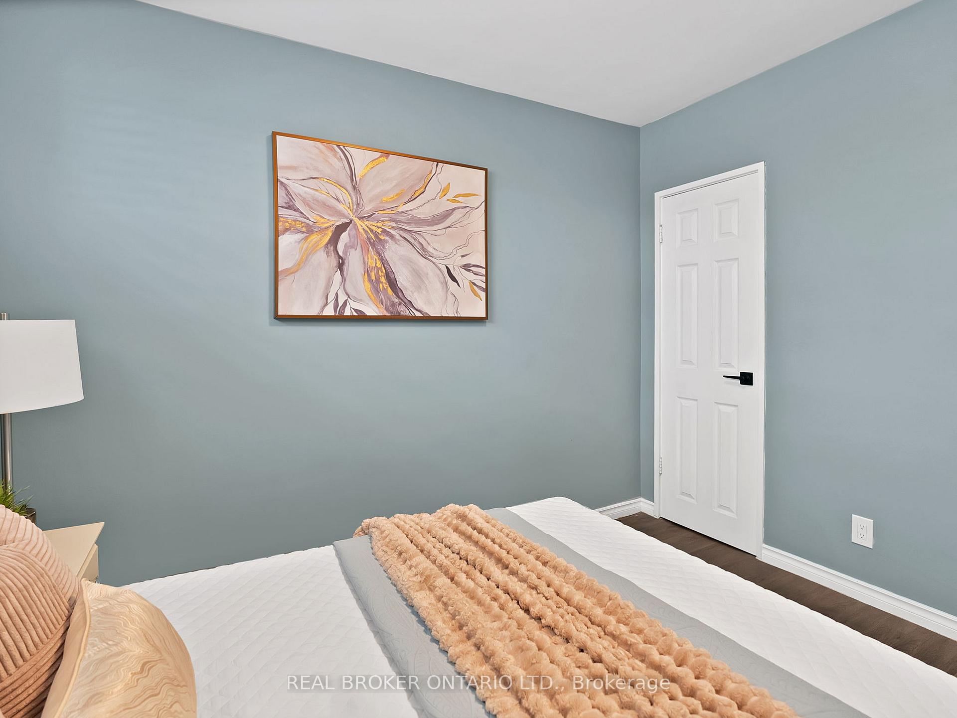Photo 15 of 1005 Walton Boulevard, Whitby, Williamsburg — HOMEH