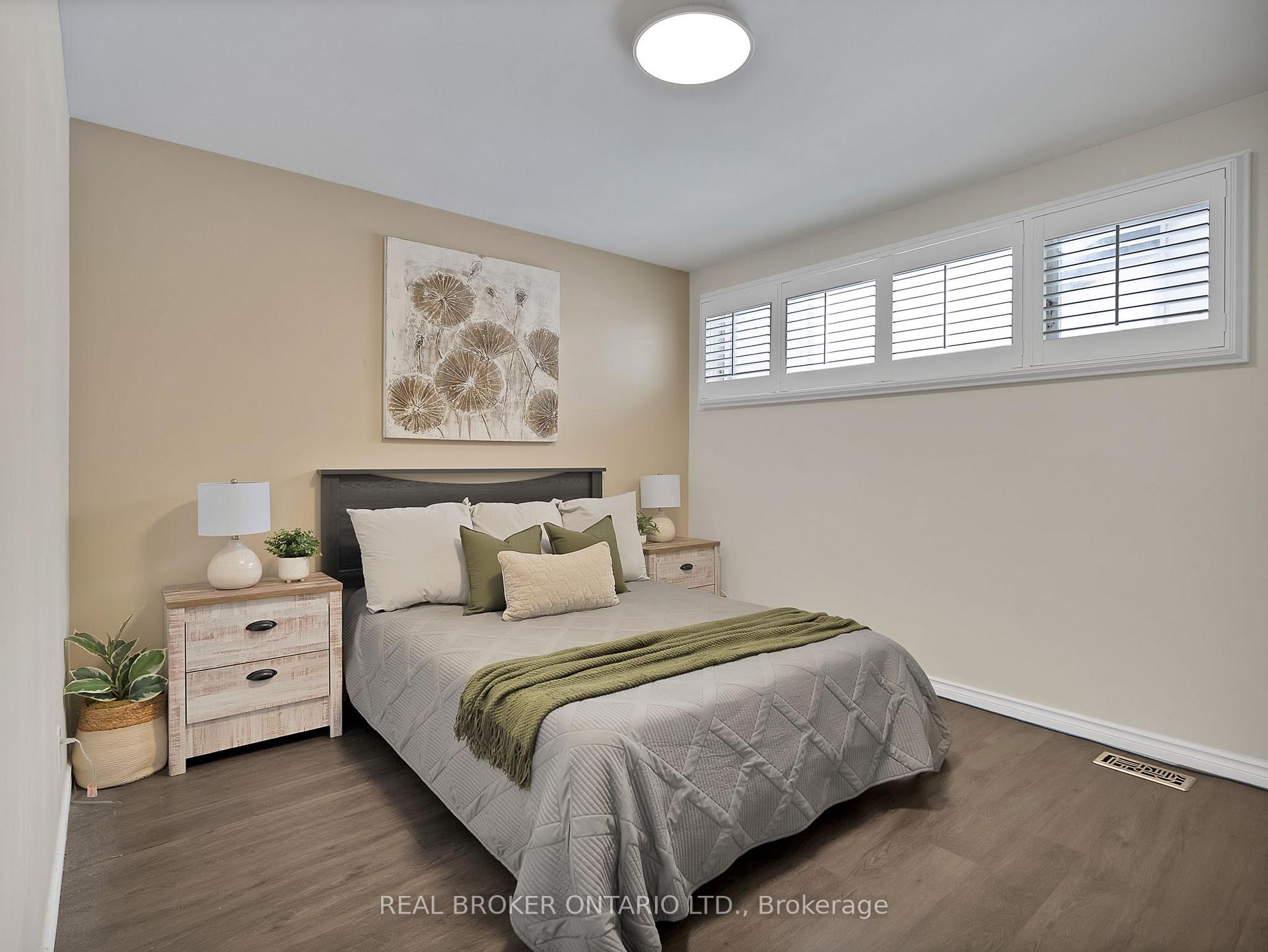 Photo 18 of 1005 Walton Boulevard, Whitby, Williamsburg — HOMEH