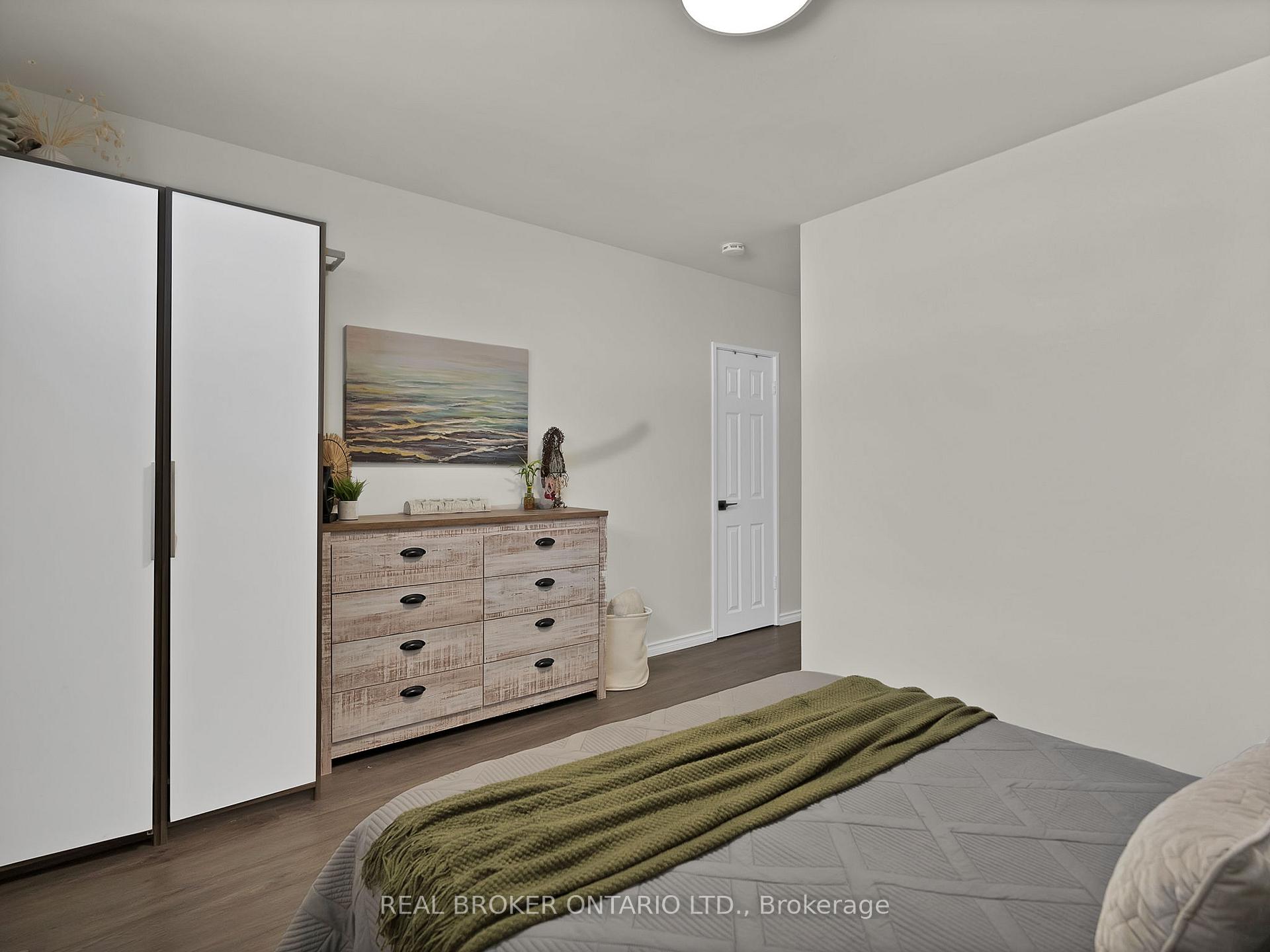 Photo 19 of 1005 Walton Boulevard, Whitby, Williamsburg — HOMEH