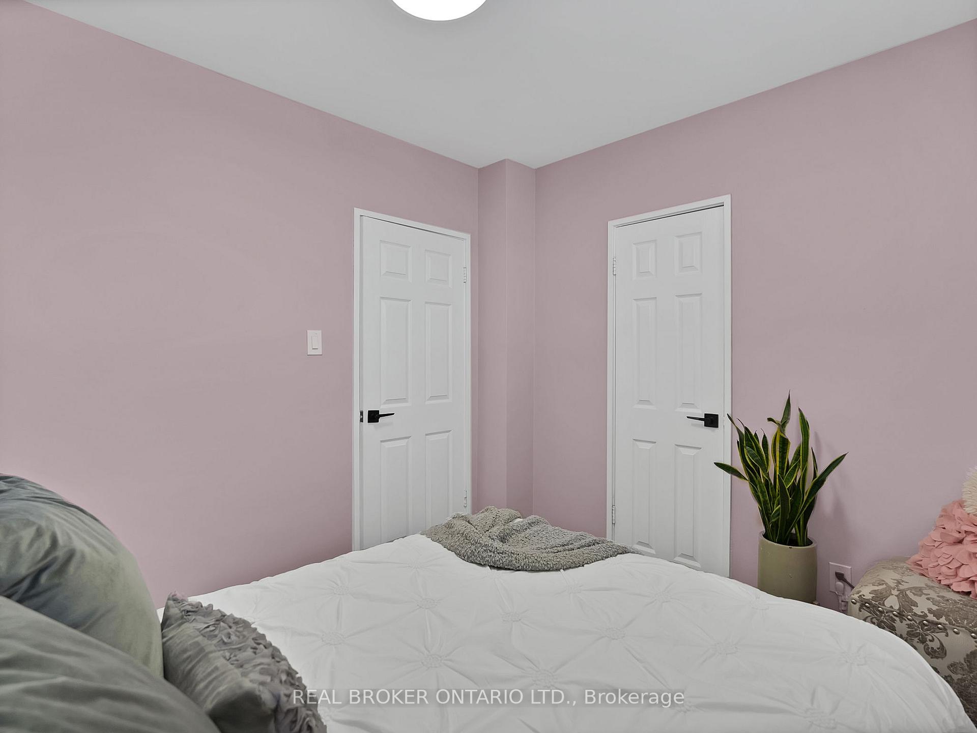 Photo 21 of 1005 Walton Boulevard, Whitby, Williamsburg — HOMEH