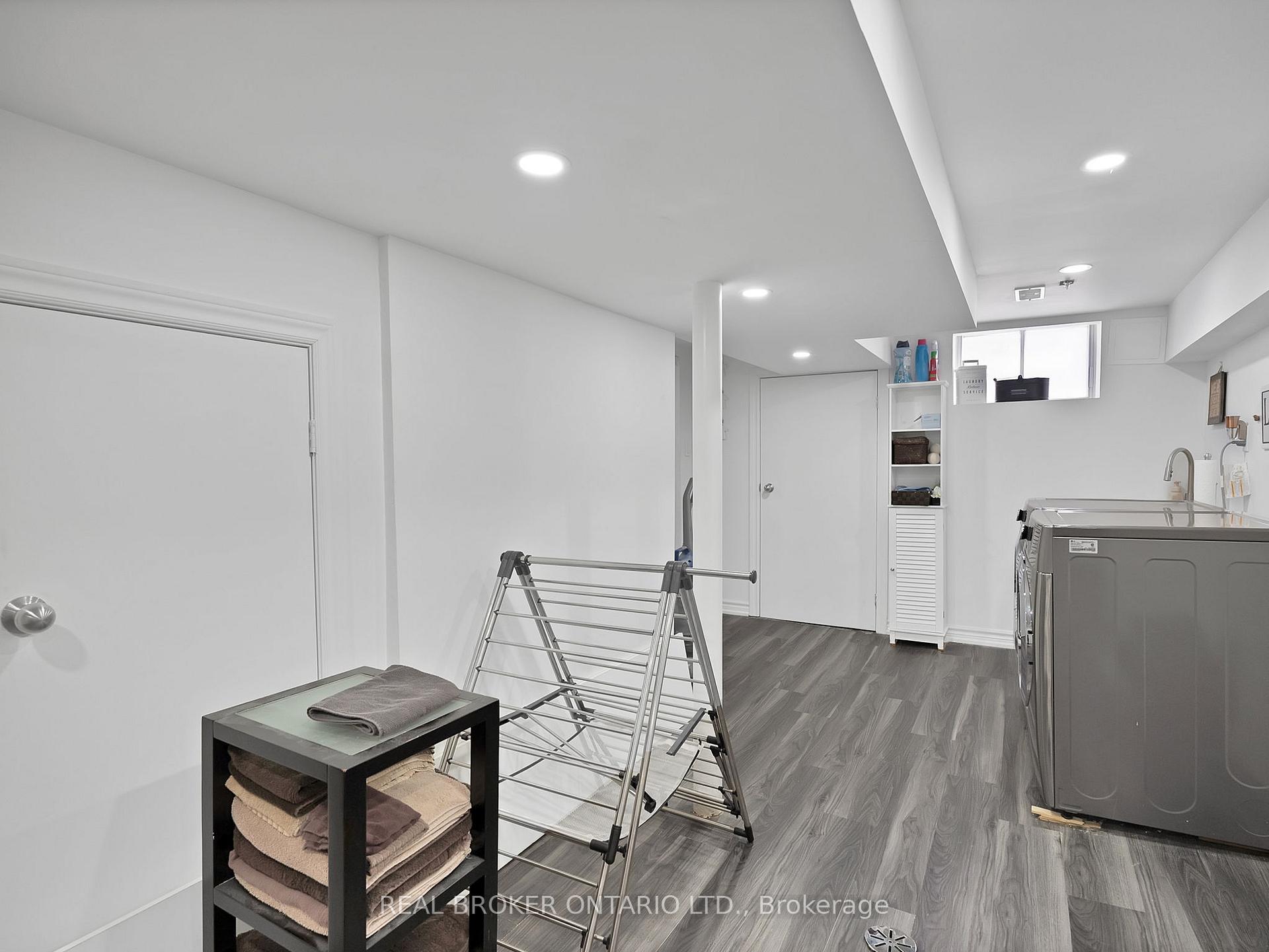 Photo 34 of 1005 Walton Boulevard, Whitby, Williamsburg — HOMEH
