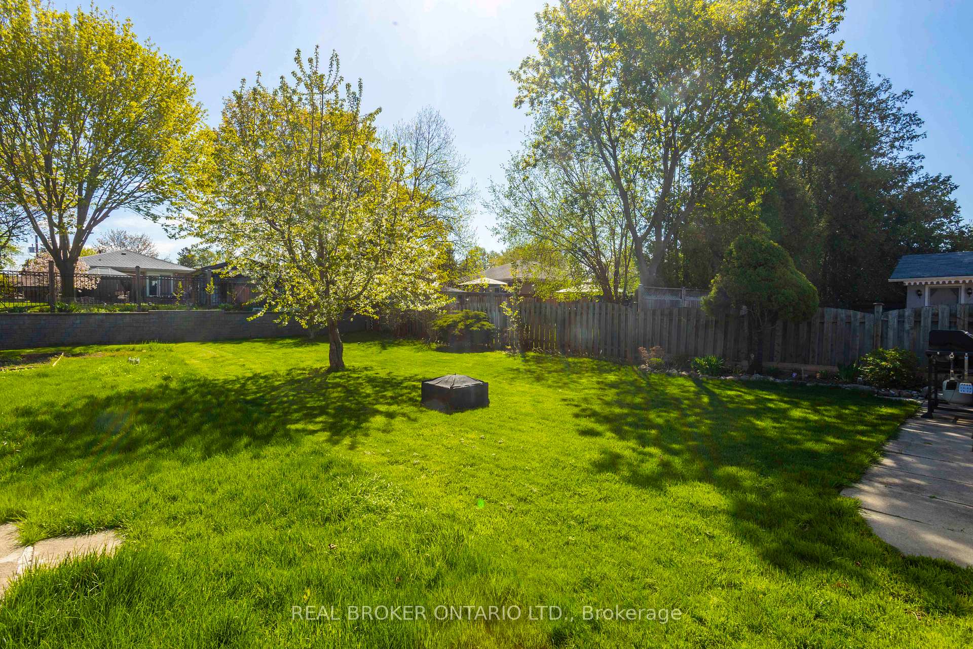 Photo 39 of 1005 Walton Boulevard, Whitby, Williamsburg — HOMEH