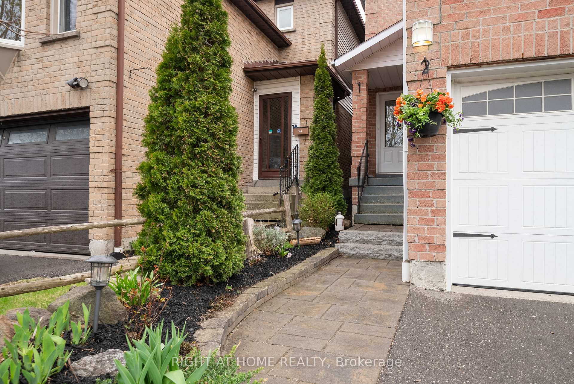 Photo 3 of 29 Fairmeadow Place, Whitby, Blue Grass Meadows — HOMEH