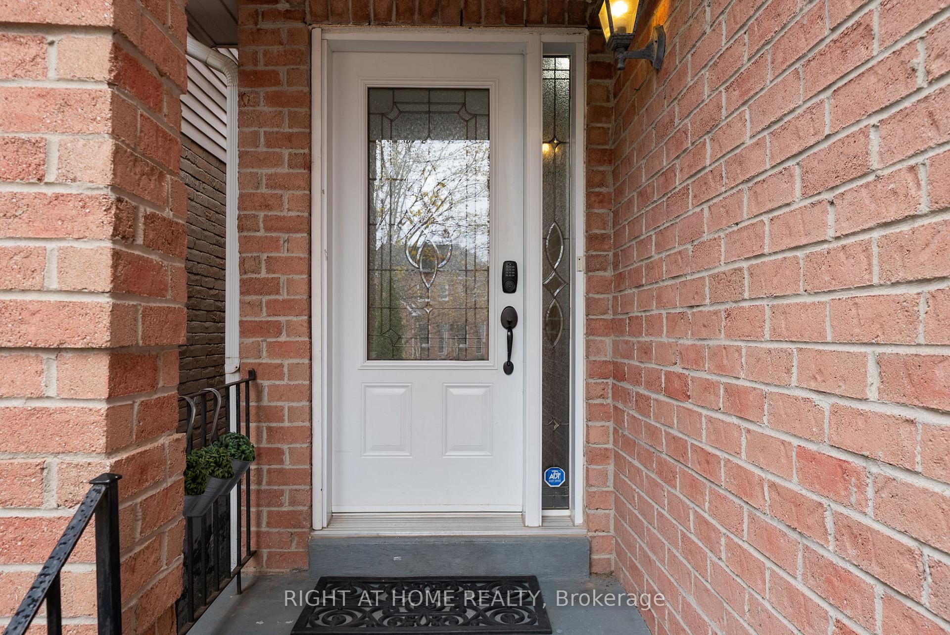Photo 4 of 29 Fairmeadow Place, Whitby, Blue Grass Meadows — HOMEH