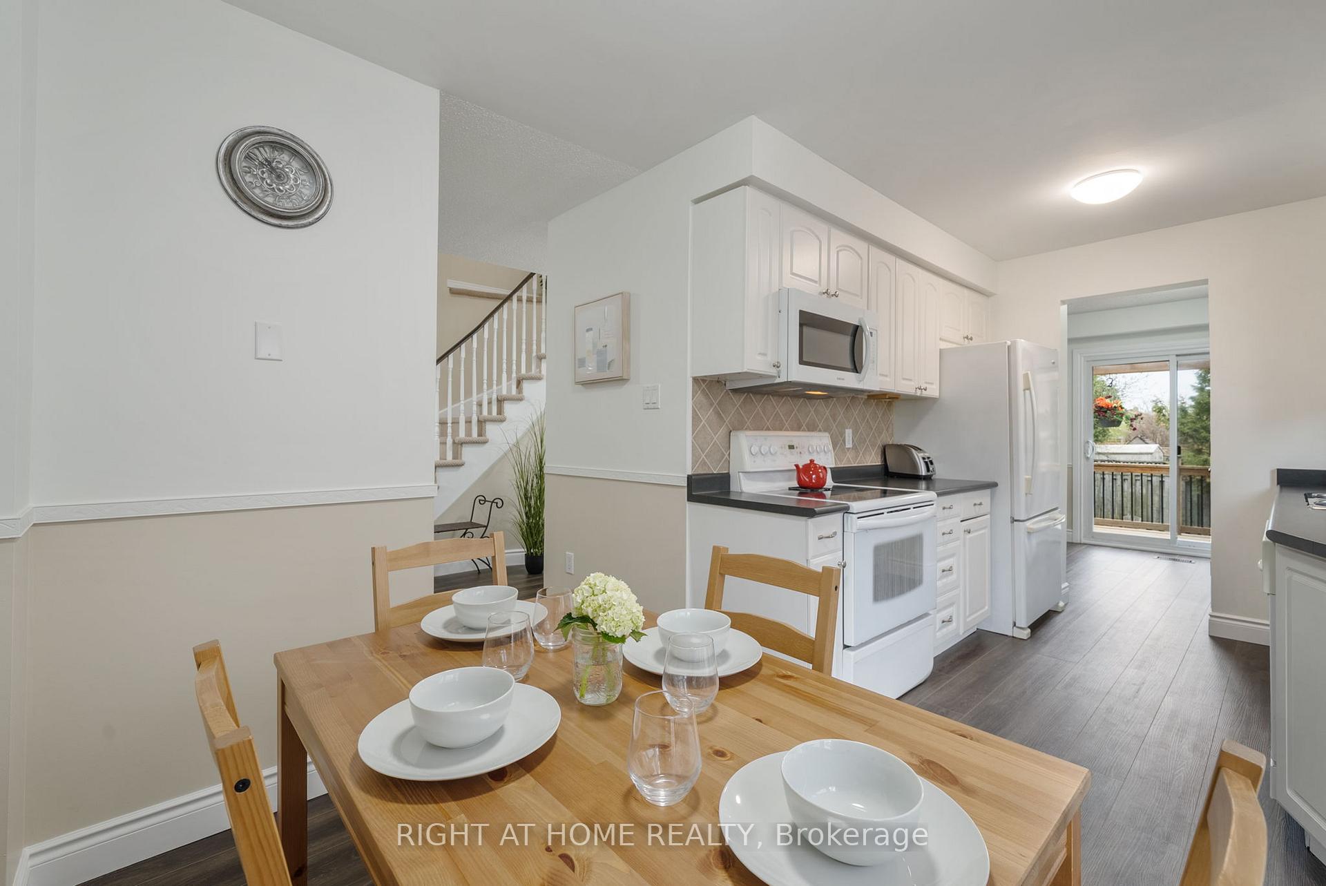 Photo 12 of 29 Fairmeadow Place, Whitby, Blue Grass Meadows — HOMEH