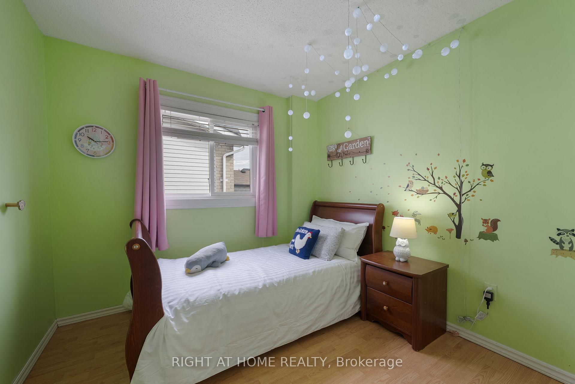 Photo 26 of 29 Fairmeadow Place, Whitby, Blue Grass Meadows — HOMEH