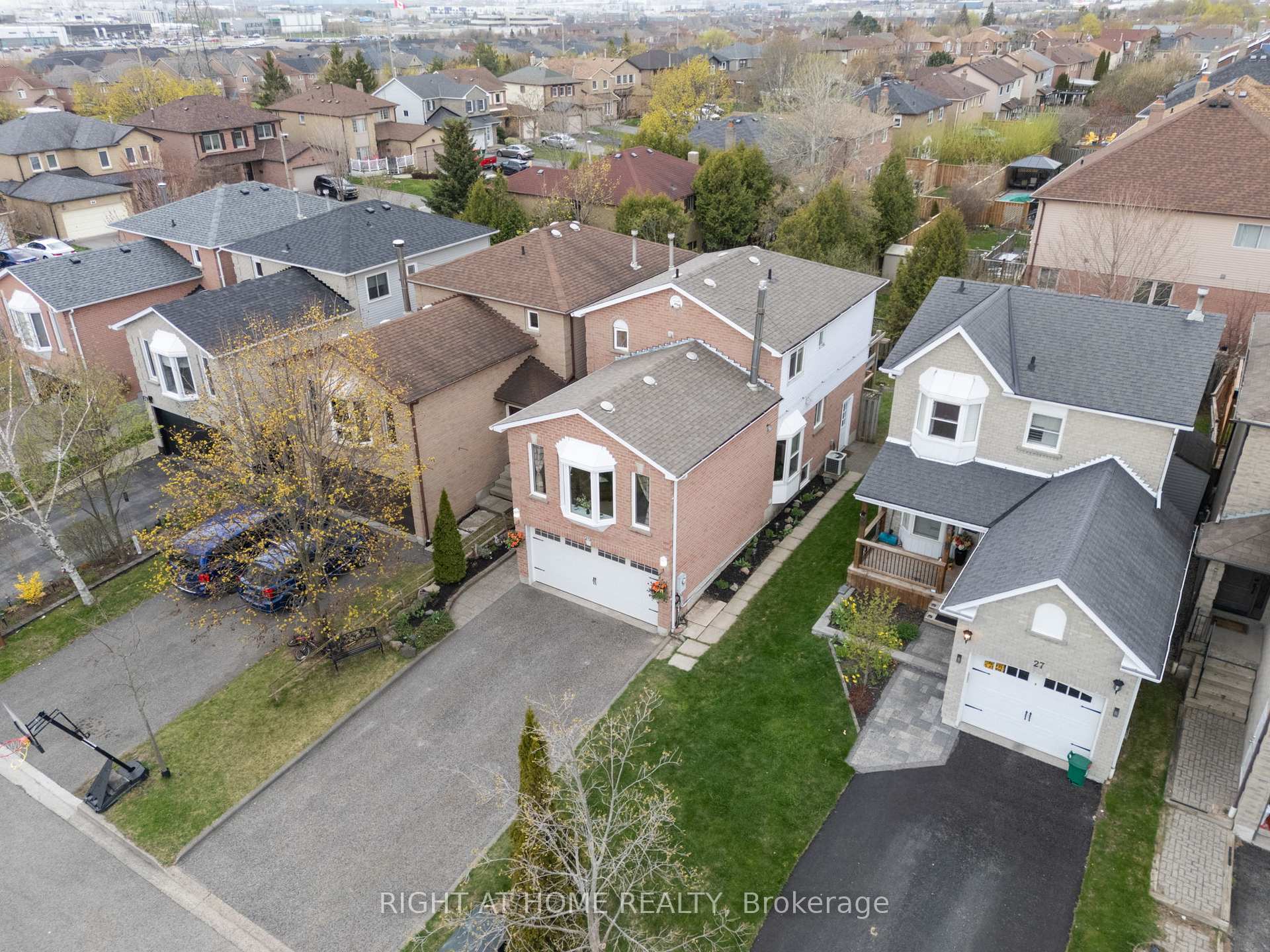 Photo 38 of 29 Fairmeadow Place, Whitby, Blue Grass Meadows — HOMEH