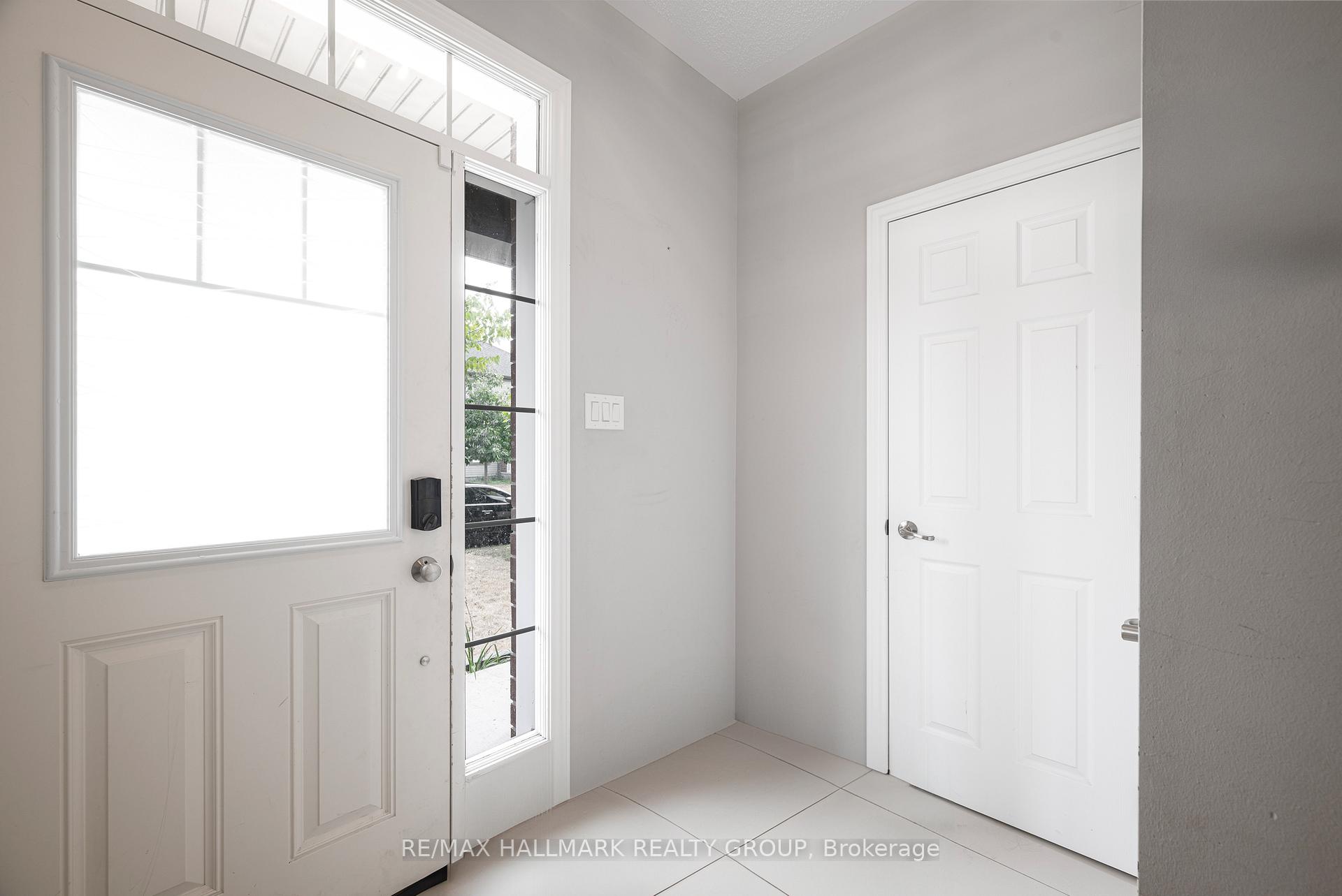 Photo 2 of 738 Mayfly Crescent, Ottawa, Barrhaven - Half Moon Bay — HOMEH