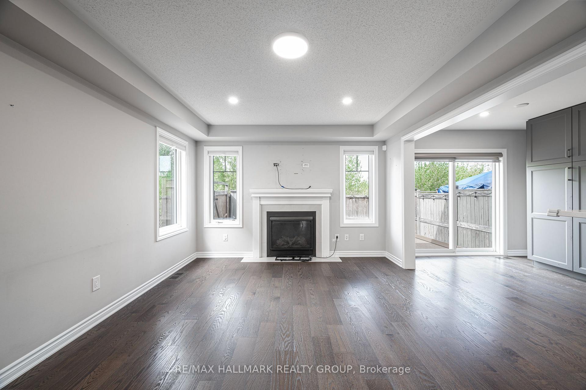Photo 4 of 738 Mayfly Crescent, Ottawa, Barrhaven - Half Moon Bay — HOMEH