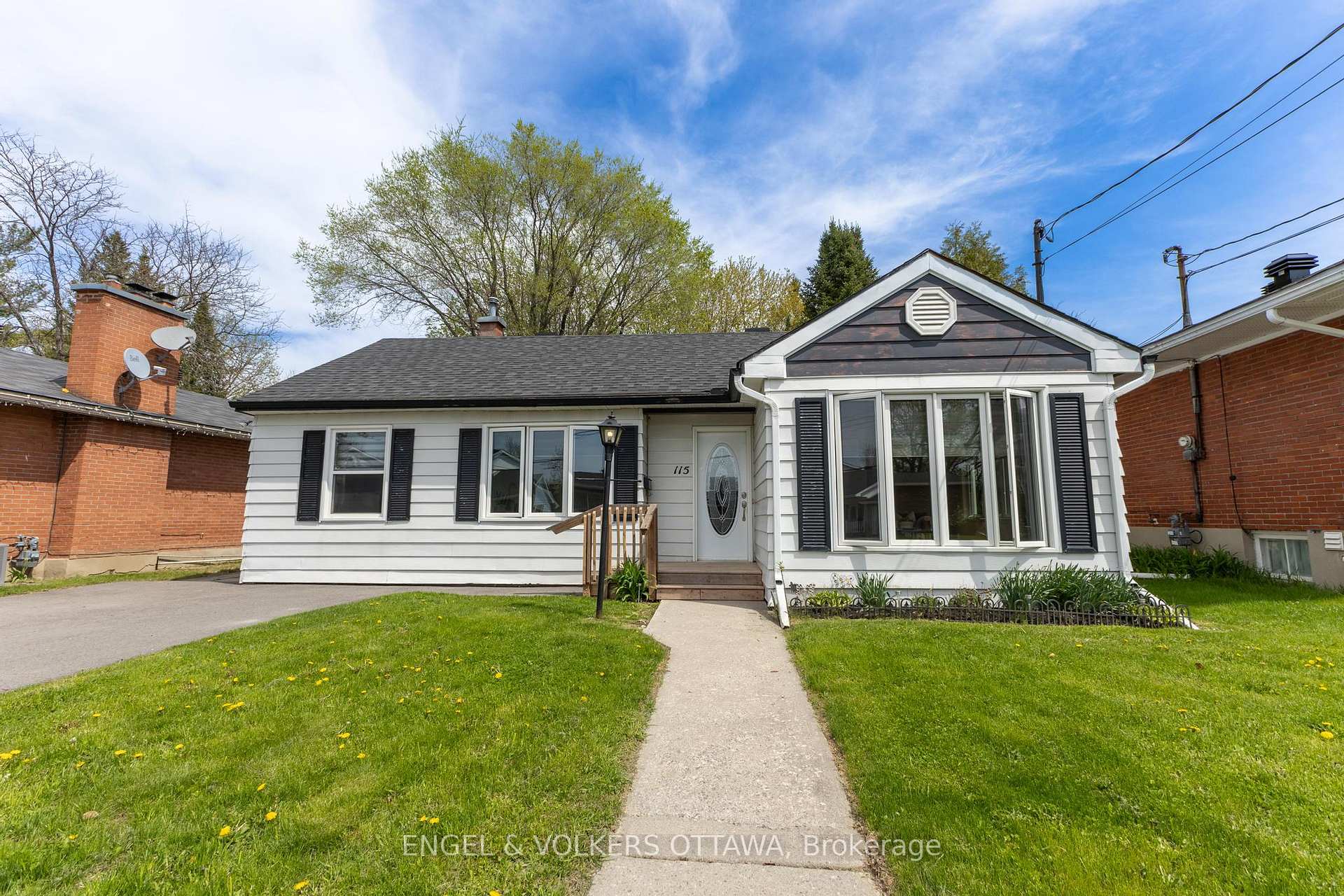 Photo 1 of 115 Riverview Drive, Arnprior — HOMEH