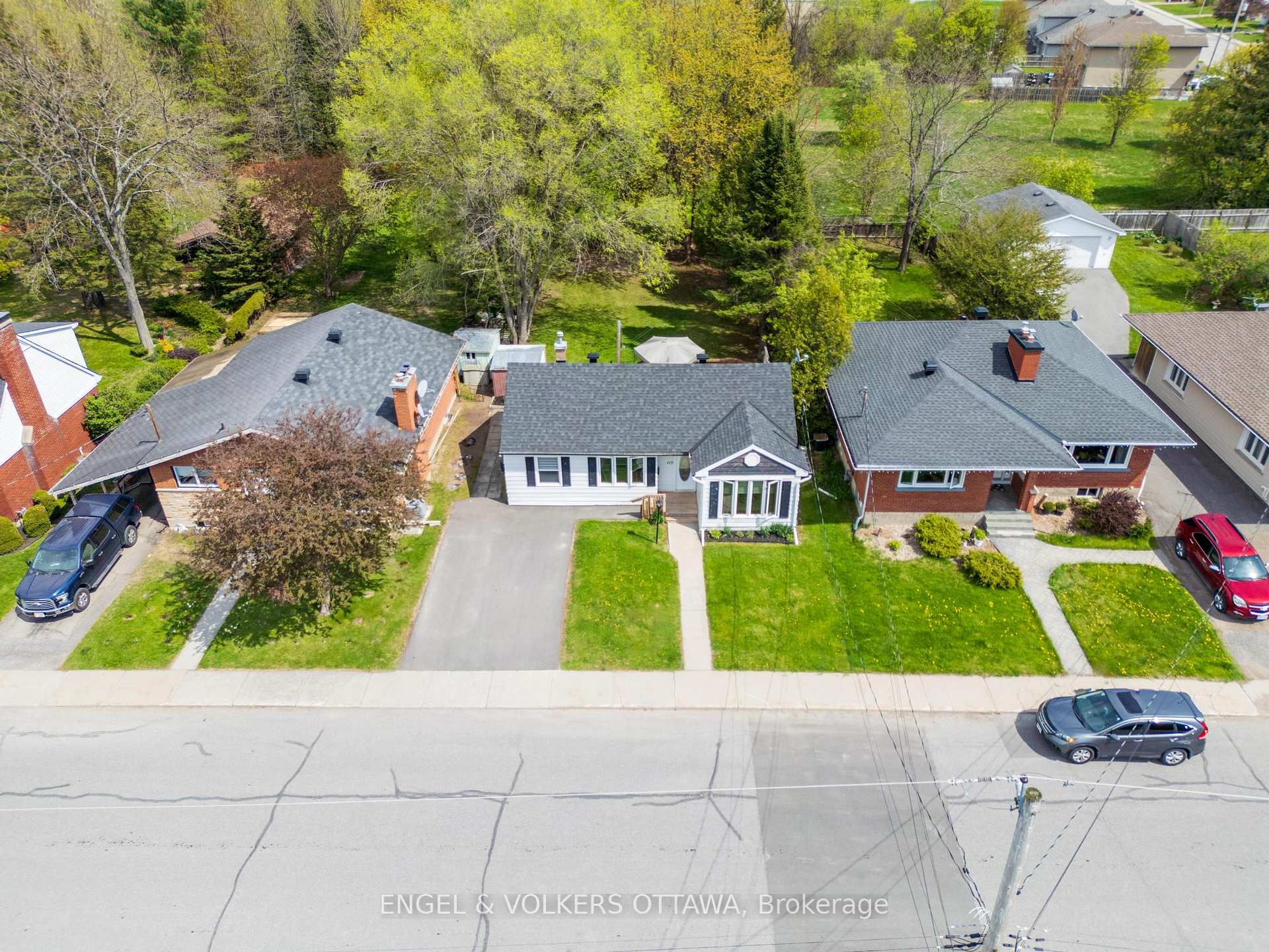 Photo 5 of 115 Riverview Drive, Arnprior — HOMEH