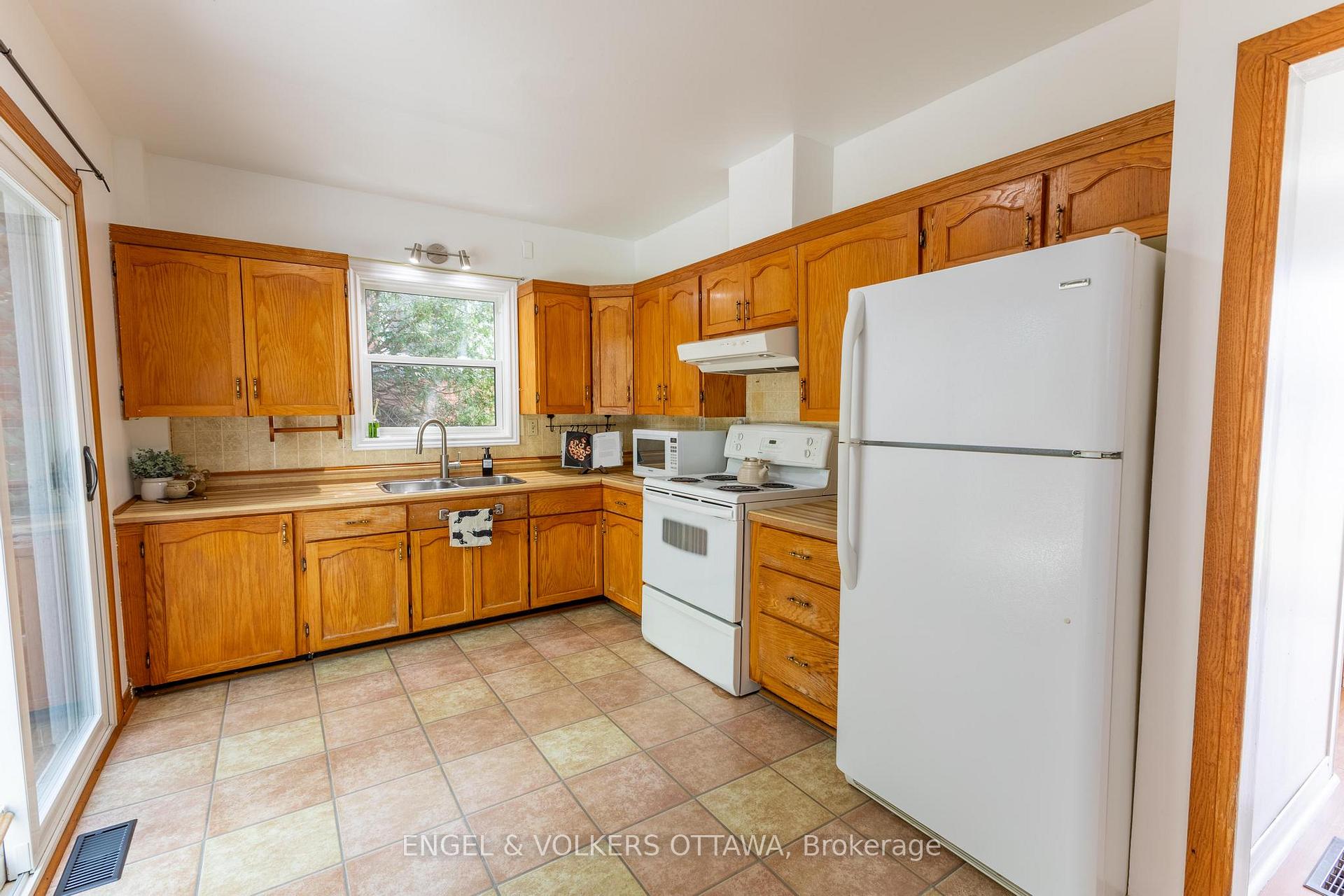 Photo 20 of 115 Riverview Drive, Arnprior — HOMEH
