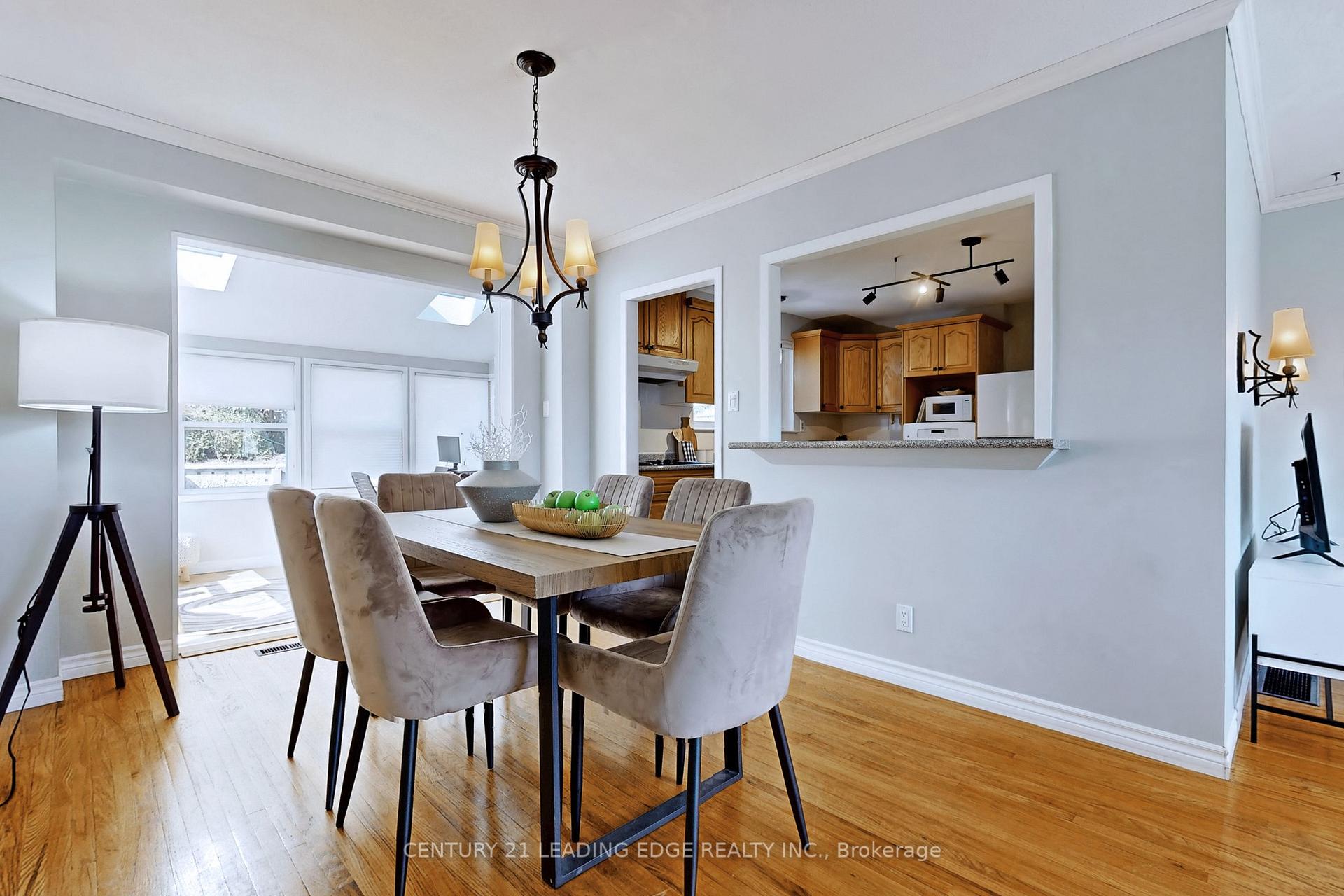 Photo 9 of 726 Leaside Street, Pickering, West Shore — HOMEH