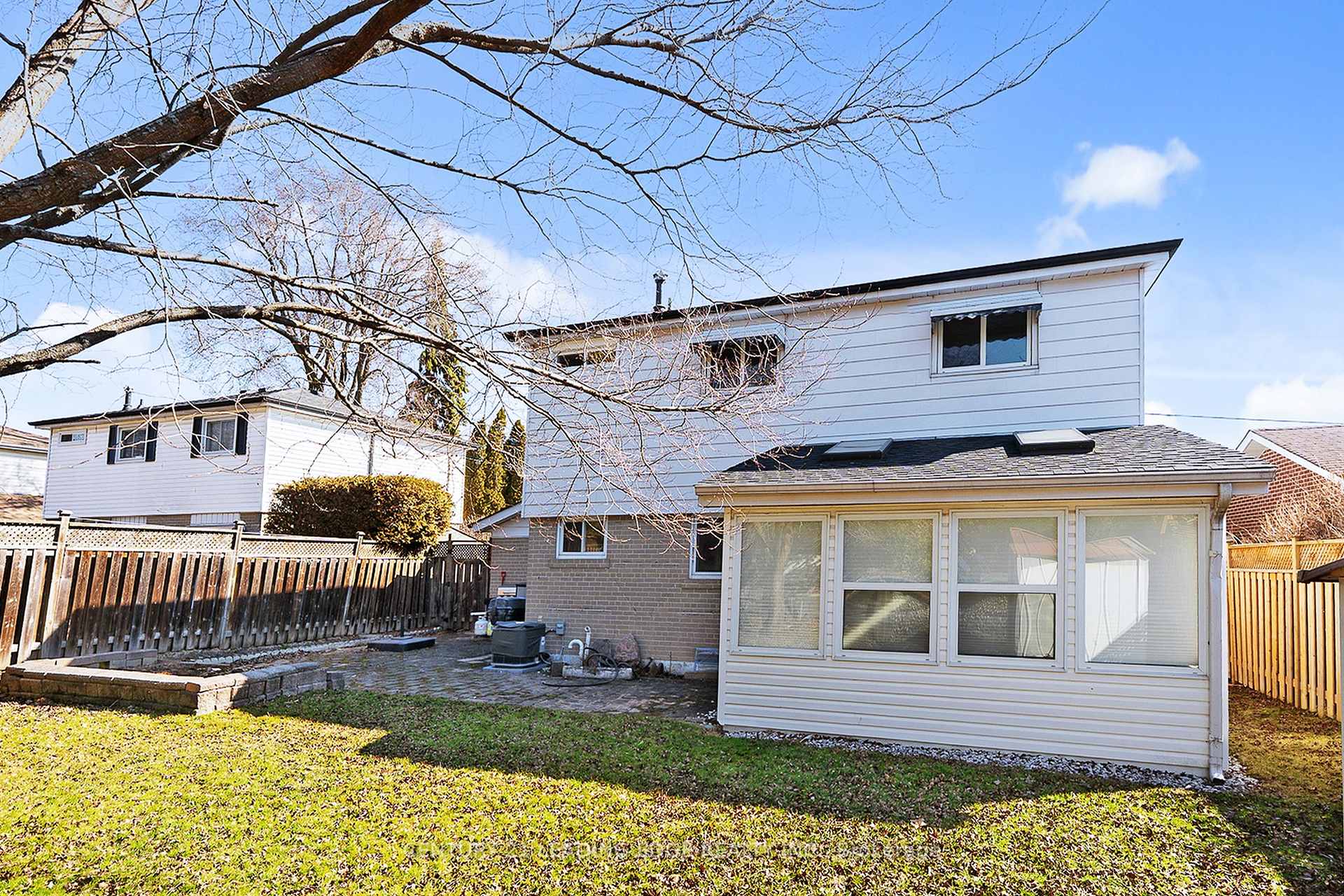 Photo 29 of 726 Leaside Street, Pickering, West Shore — HOMEH