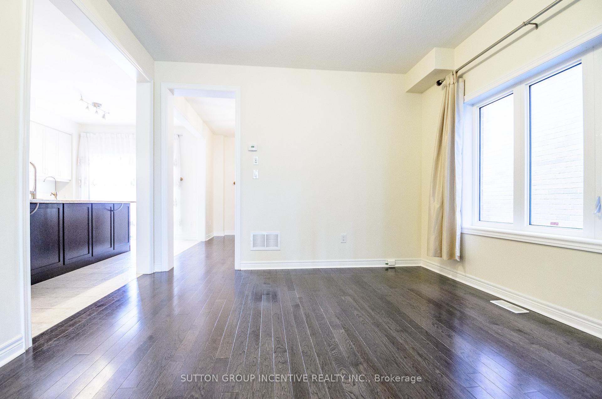 Photo 3 of 15 Forsyth Crescent, Barrie, West Bayfield — HOMEH
