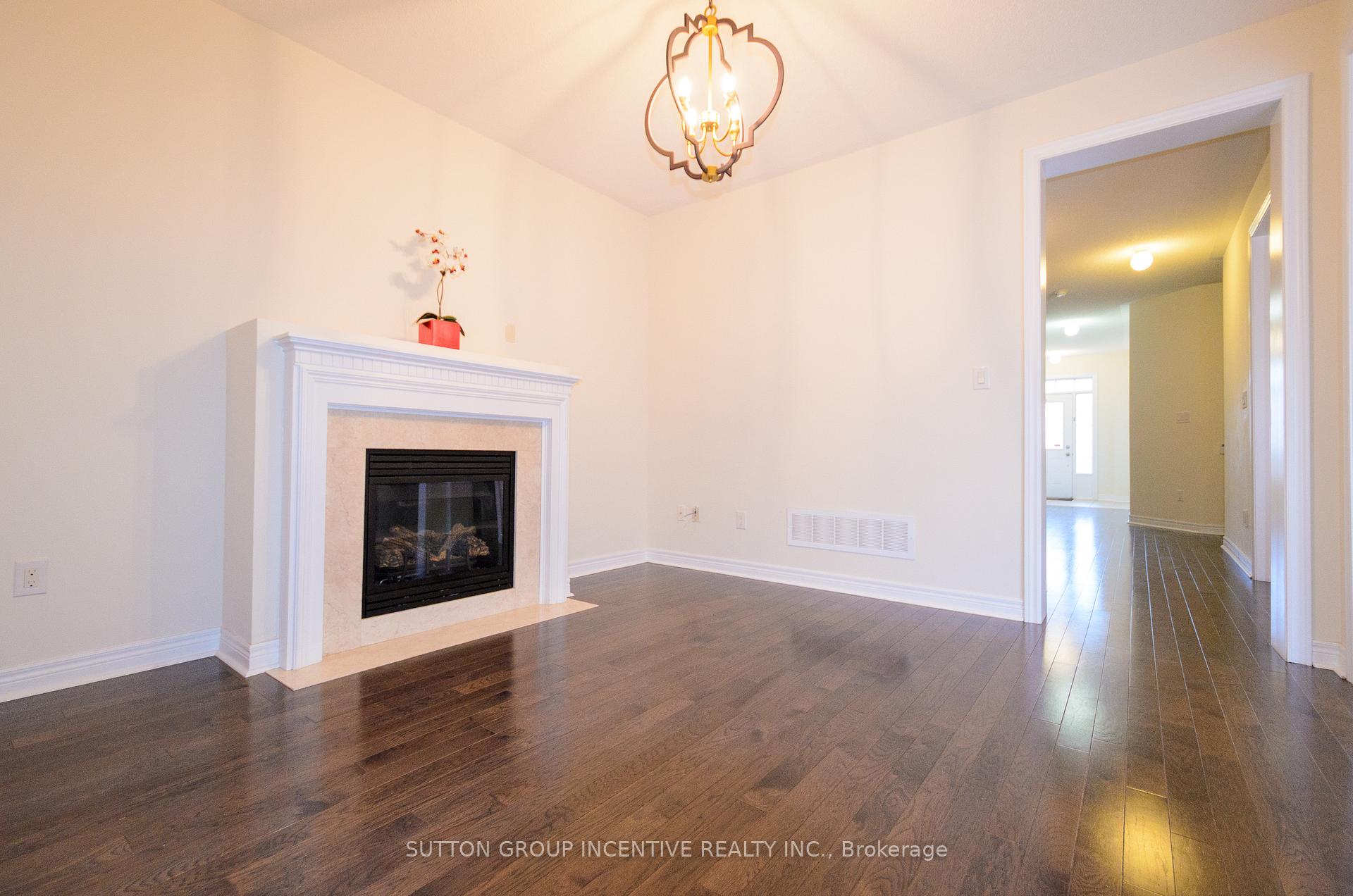 Photo 7 of 15 Forsyth Crescent, Barrie, West Bayfield — HOMEH
