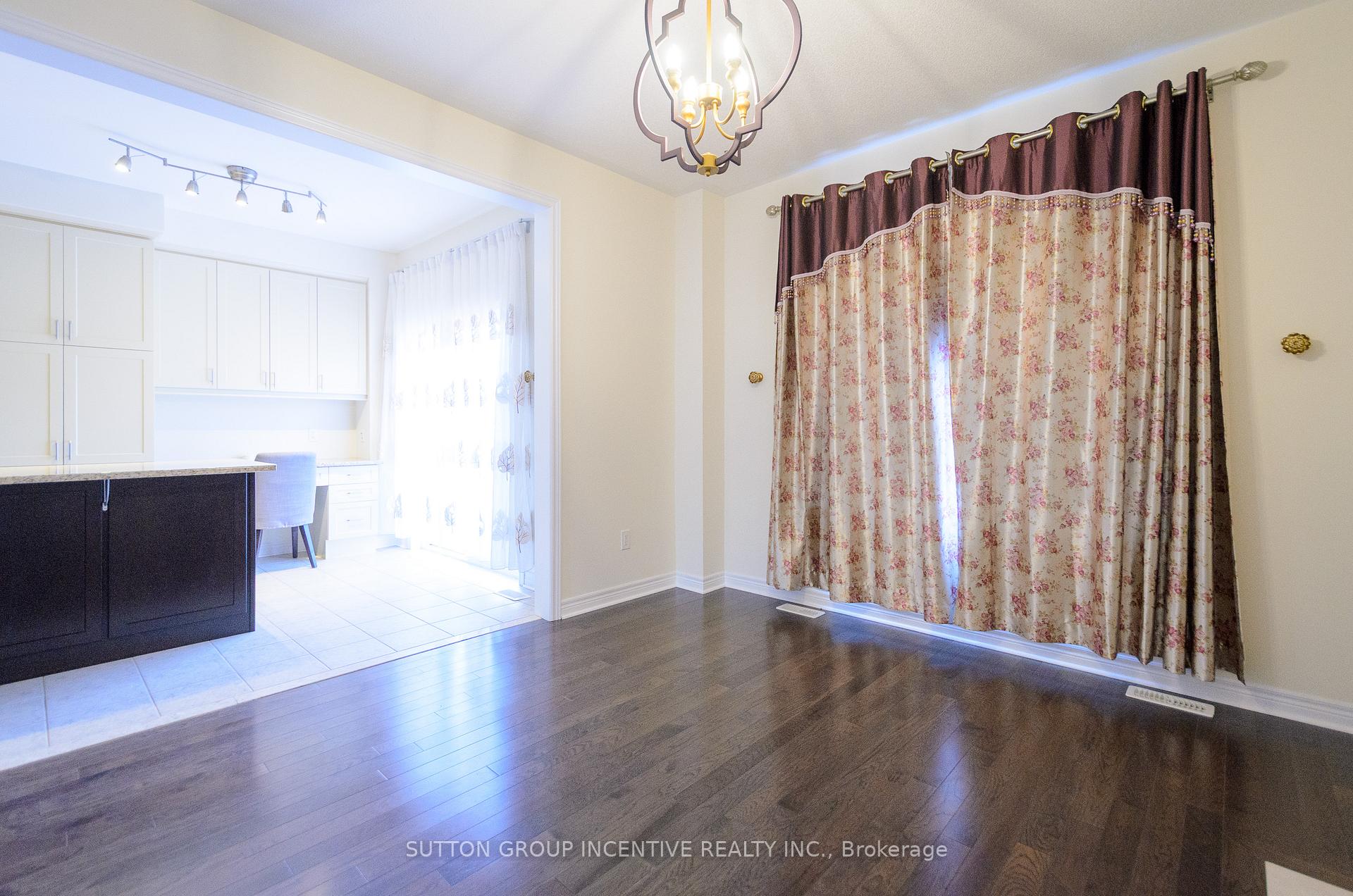 Photo 4 of 15 Forsyth Crescent, Barrie, West Bayfield — HOMEH