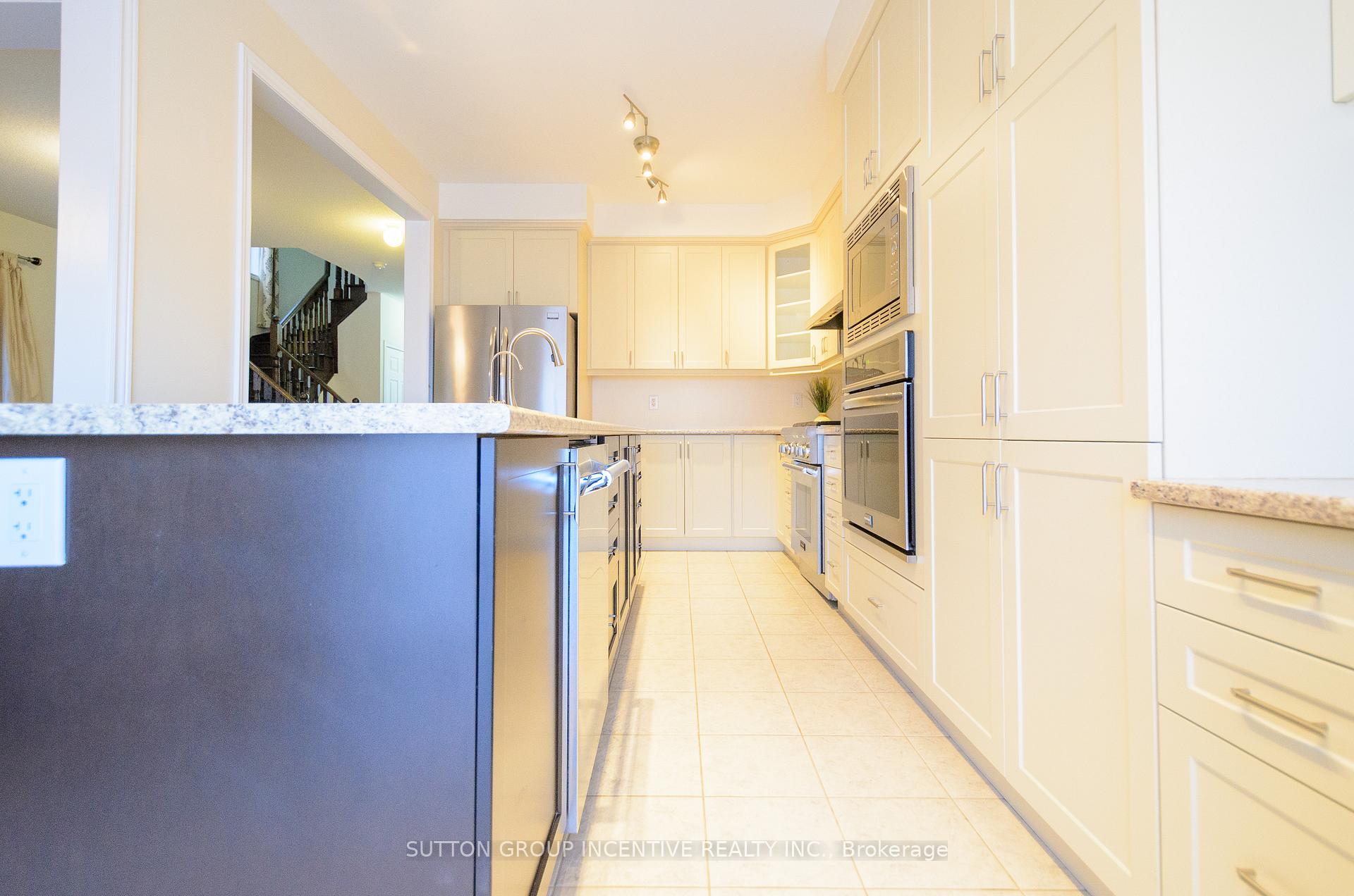 Photo 33 of 15 Forsyth Crescent, Barrie, West Bayfield — HOMEH