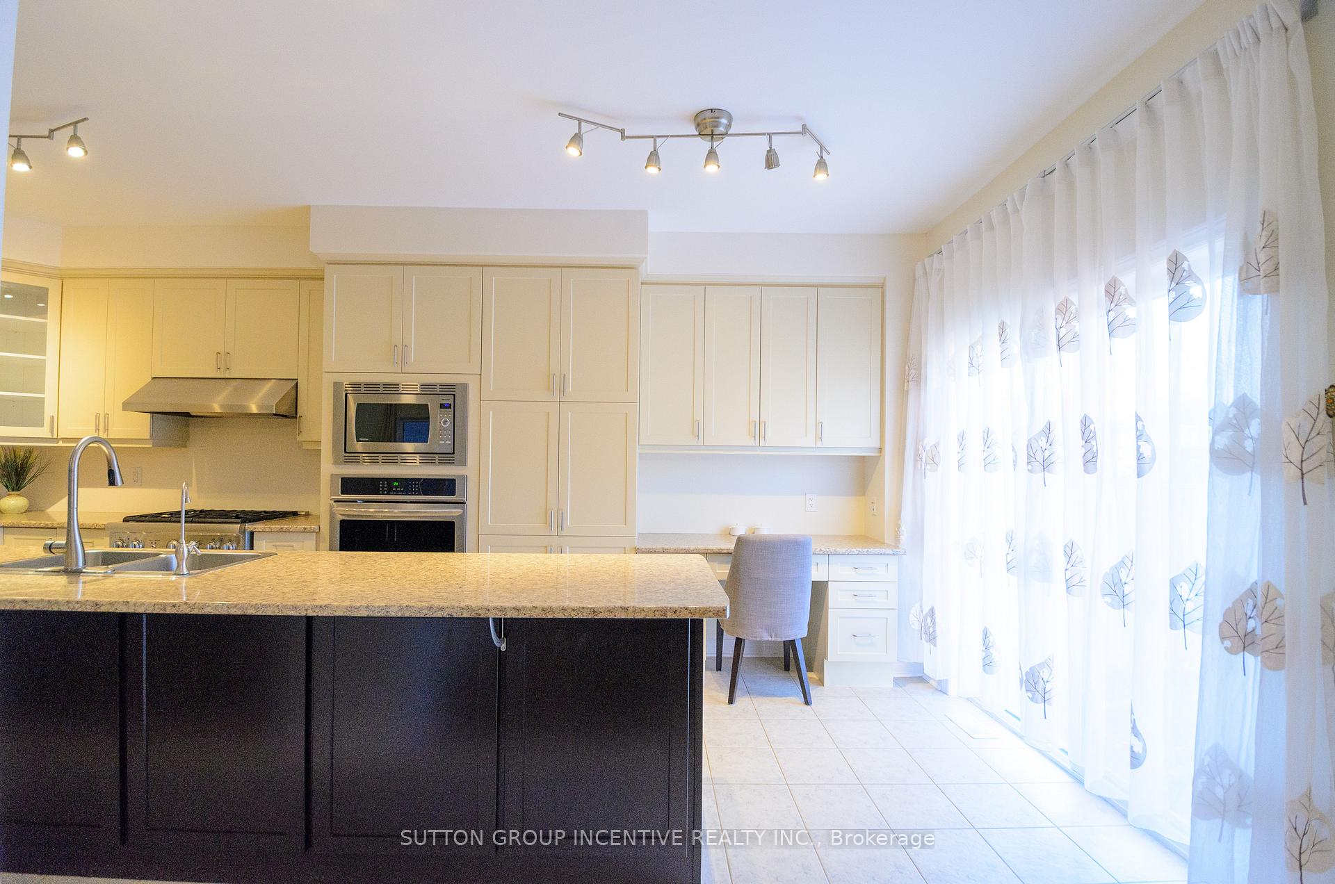 Photo 10 of 15 Forsyth Crescent, Barrie, West Bayfield — HOMEH