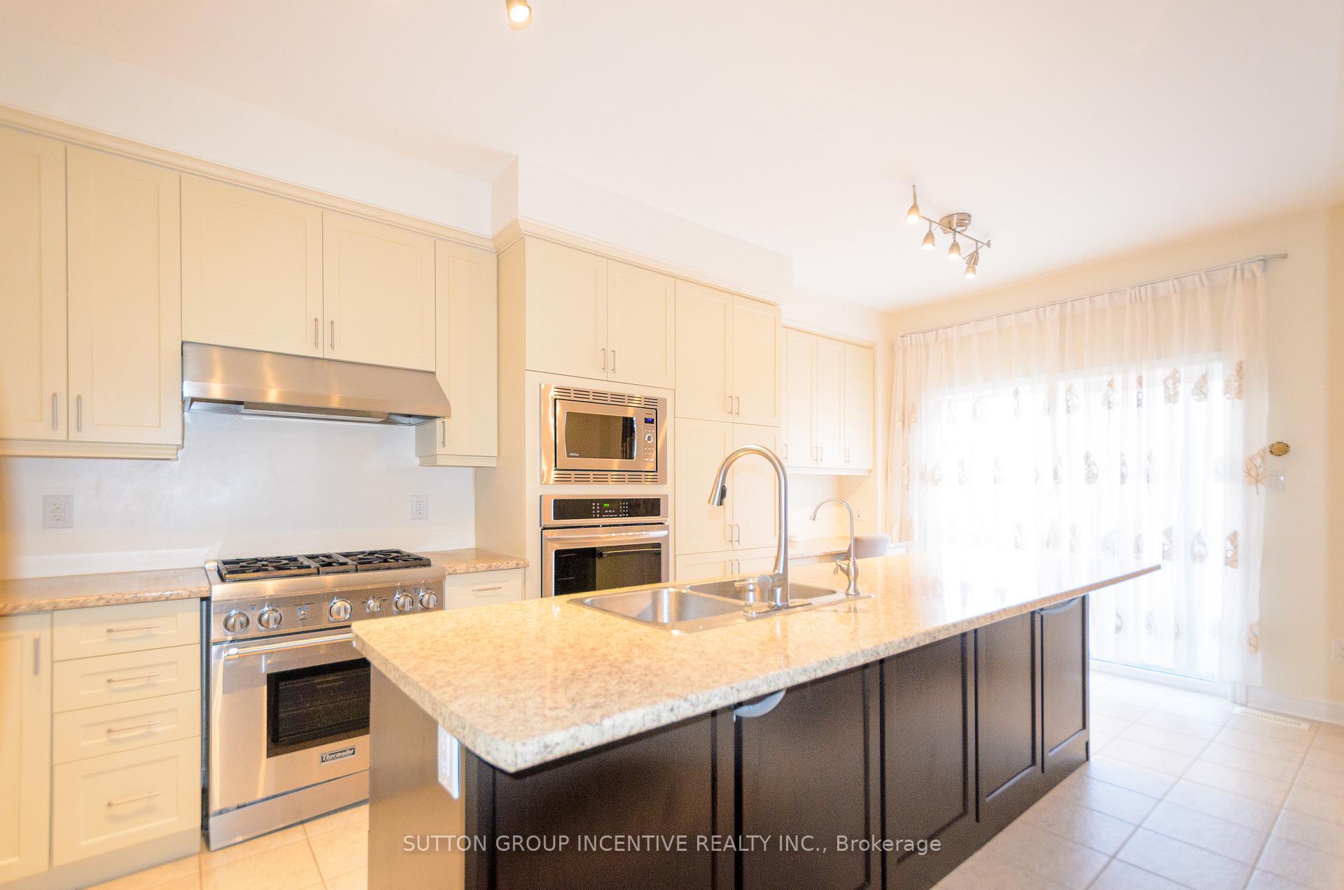 Photo 17 of 15 Forsyth Crescent, Barrie, West Bayfield — HOMEH