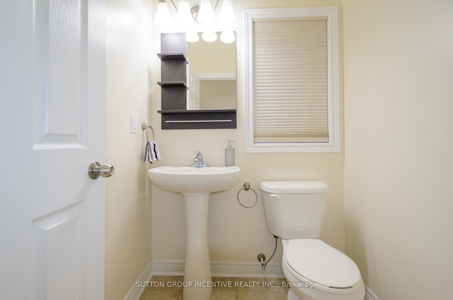 Photo 16 of 15 Forsyth Crescent, Barrie, West Bayfield — HOMEH