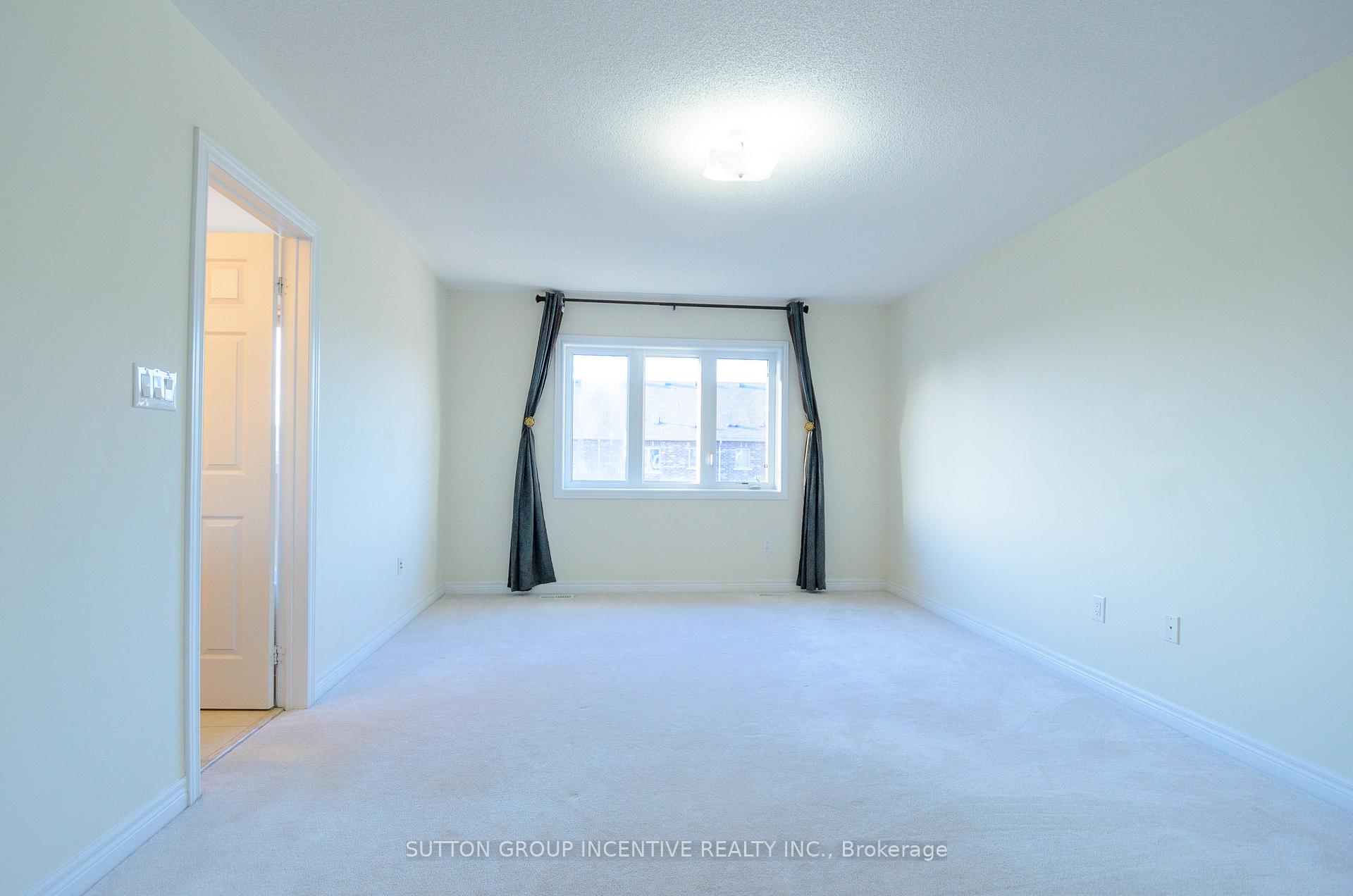Photo 24 of 15 Forsyth Crescent, Barrie, West Bayfield — HOMEH
