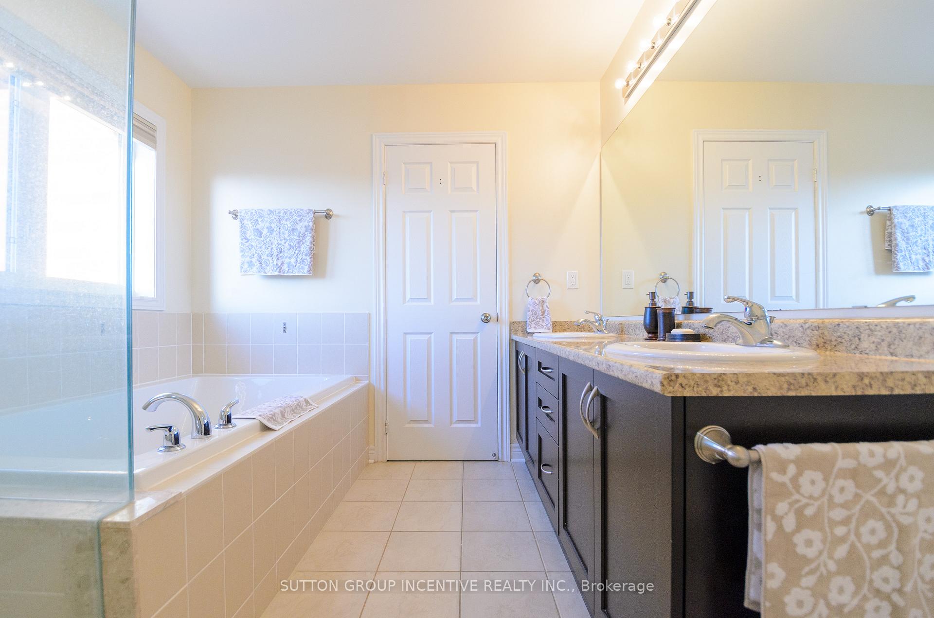 Photo 25 of 15 Forsyth Crescent, Barrie, West Bayfield — HOMEH