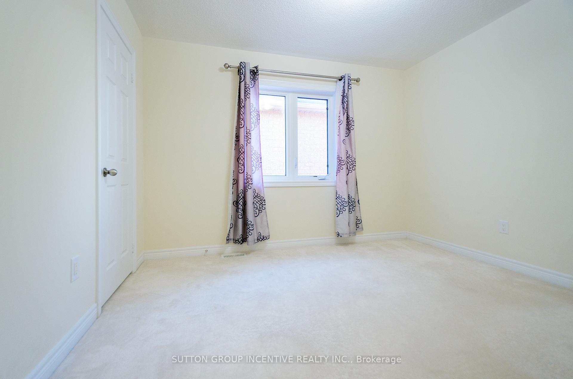 Photo 26 of 15 Forsyth Crescent, Barrie, West Bayfield — HOMEH