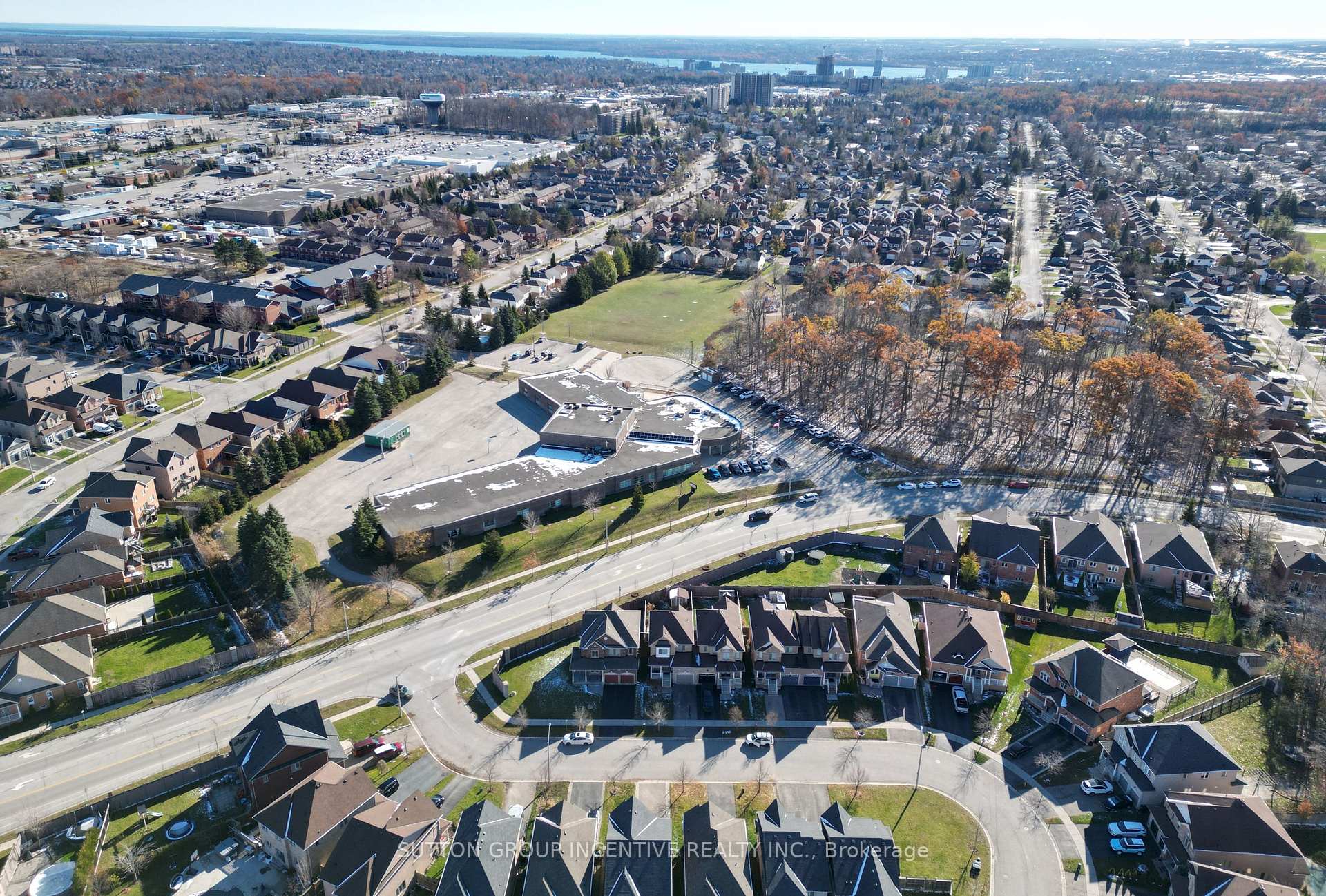 Photo 38 of 15 Forsyth Crescent, Barrie, West Bayfield — HOMEH