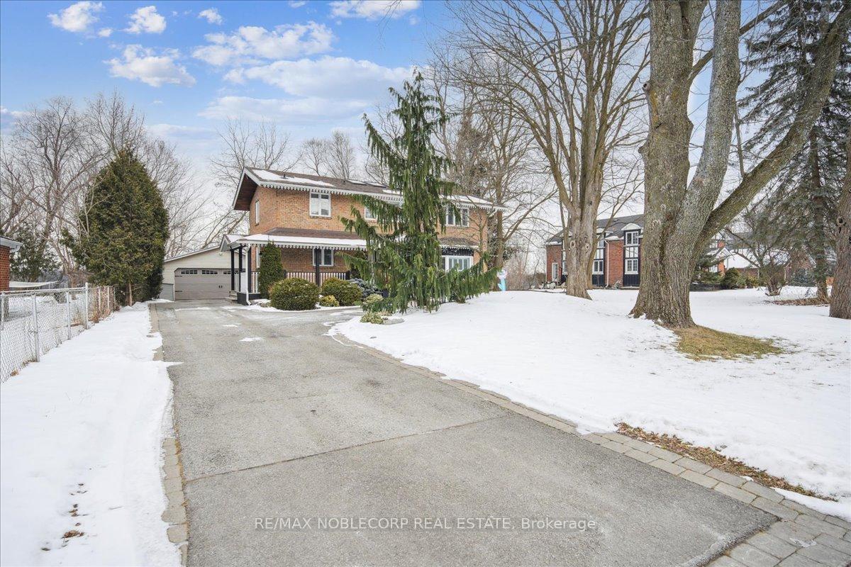 Photo 5 of 77 Napier Street, Vaughan, Kleinburg — HOMEH