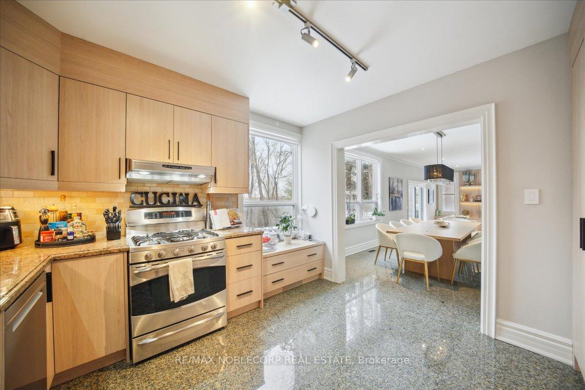 Photo 14 of 77 Napier Street, Vaughan, Kleinburg — HOMEH