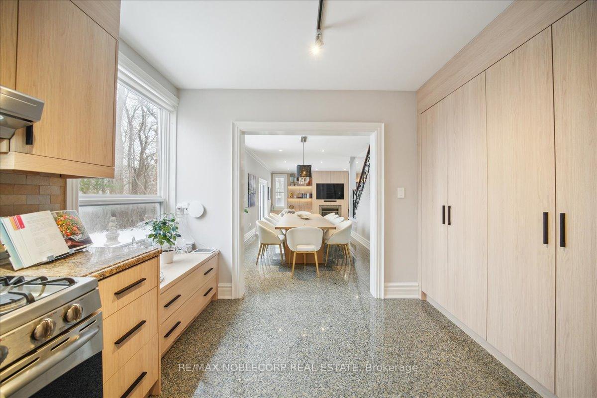 Photo 19 of 77 Napier Street, Vaughan, Kleinburg — HOMEH