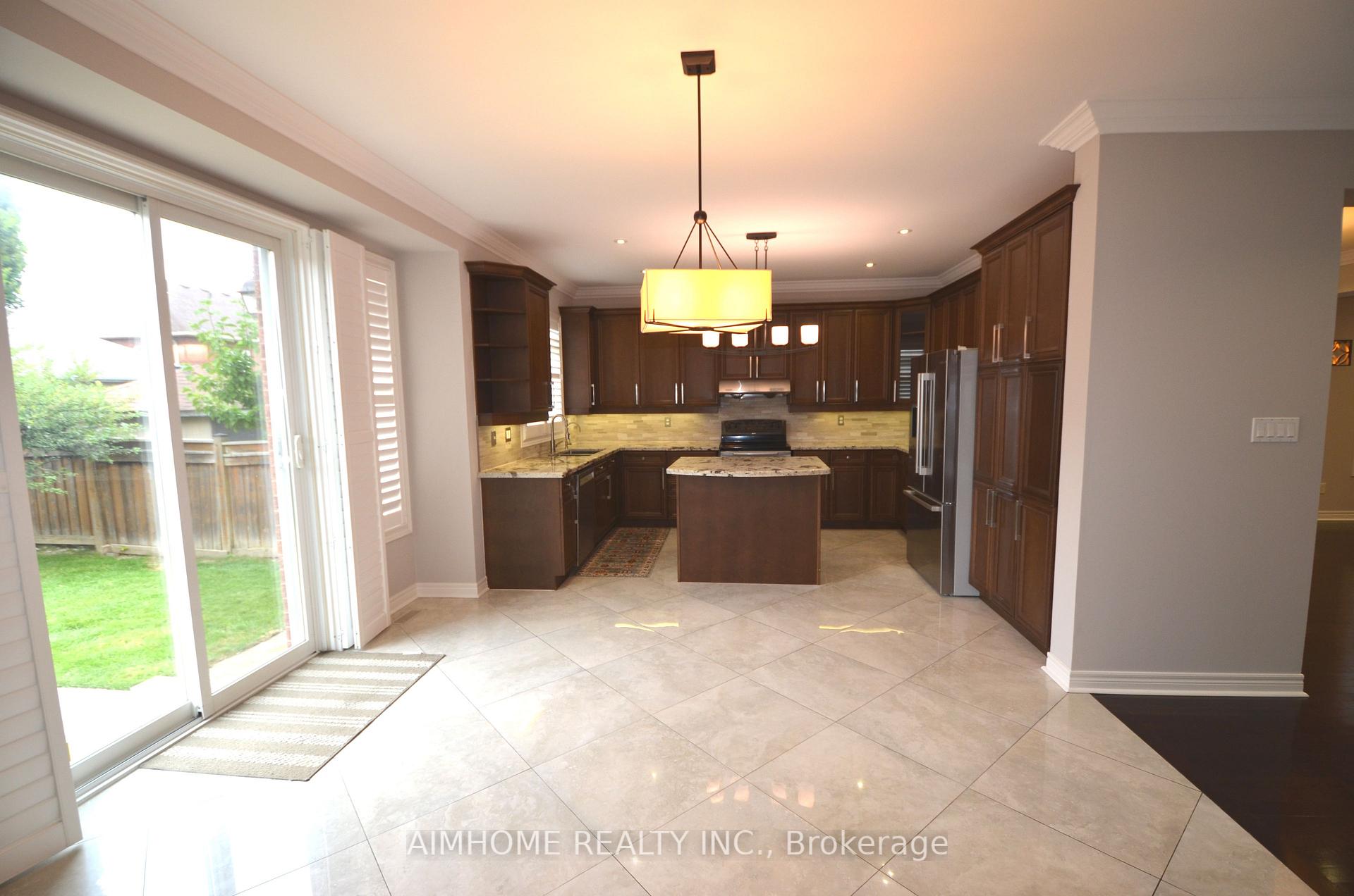 Photo 10 of 288 River Ridge Boulevard, Aurora, Bayview Northeast — HOMEH