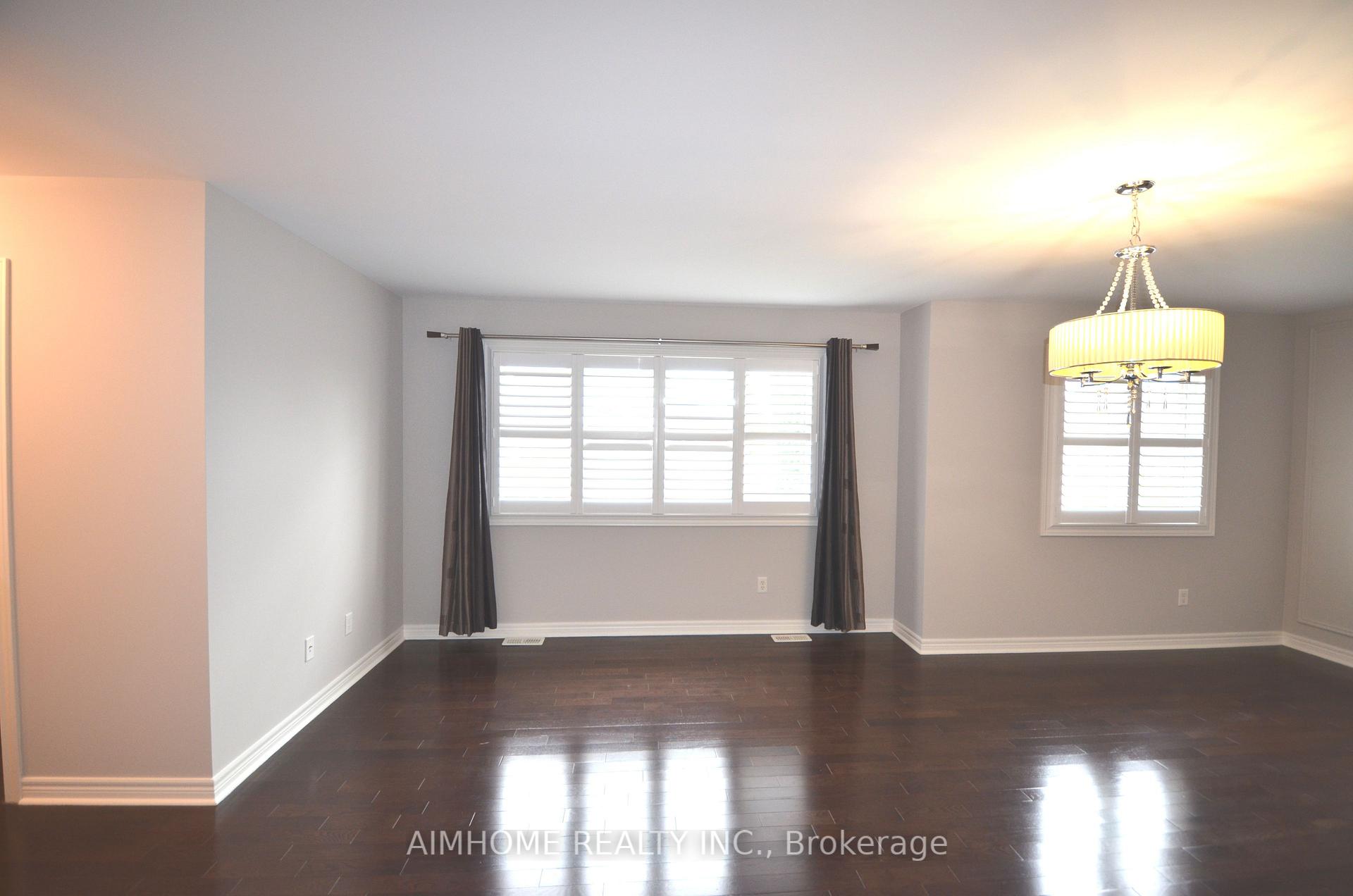 Photo 18 of 288 River Ridge Boulevard, Aurora, Bayview Northeast — HOMEH