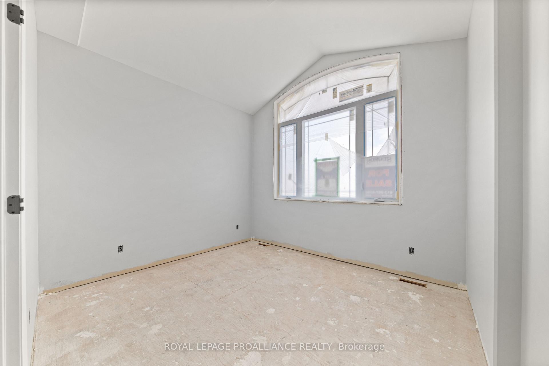 Photo 4 of 15 Andrew Crescent, Quinte West, Murray Ward — HOMEH
