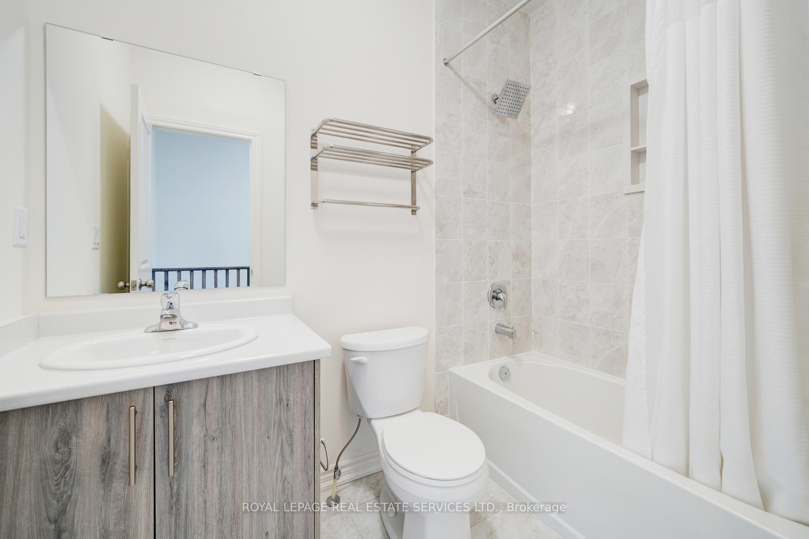 Photo 33 of 530 Danks Ridge Drive, Ajax, South East — HOMEH