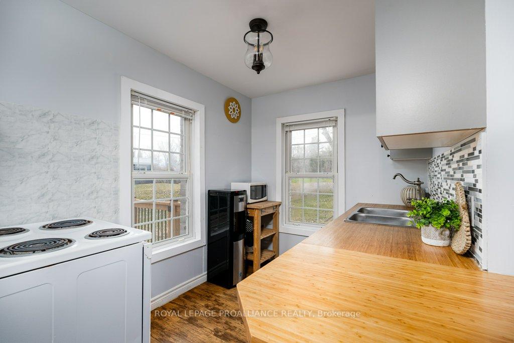 Photo 14 of 73 Prior Lane, Quinte West, Sidney Ward — HOMEH
