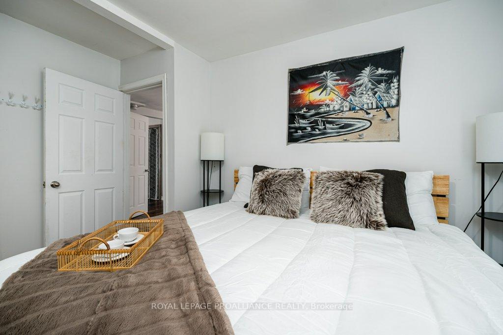 Photo 39 of 73 Prior Lane, Quinte West, Sidney Ward — HOMEH