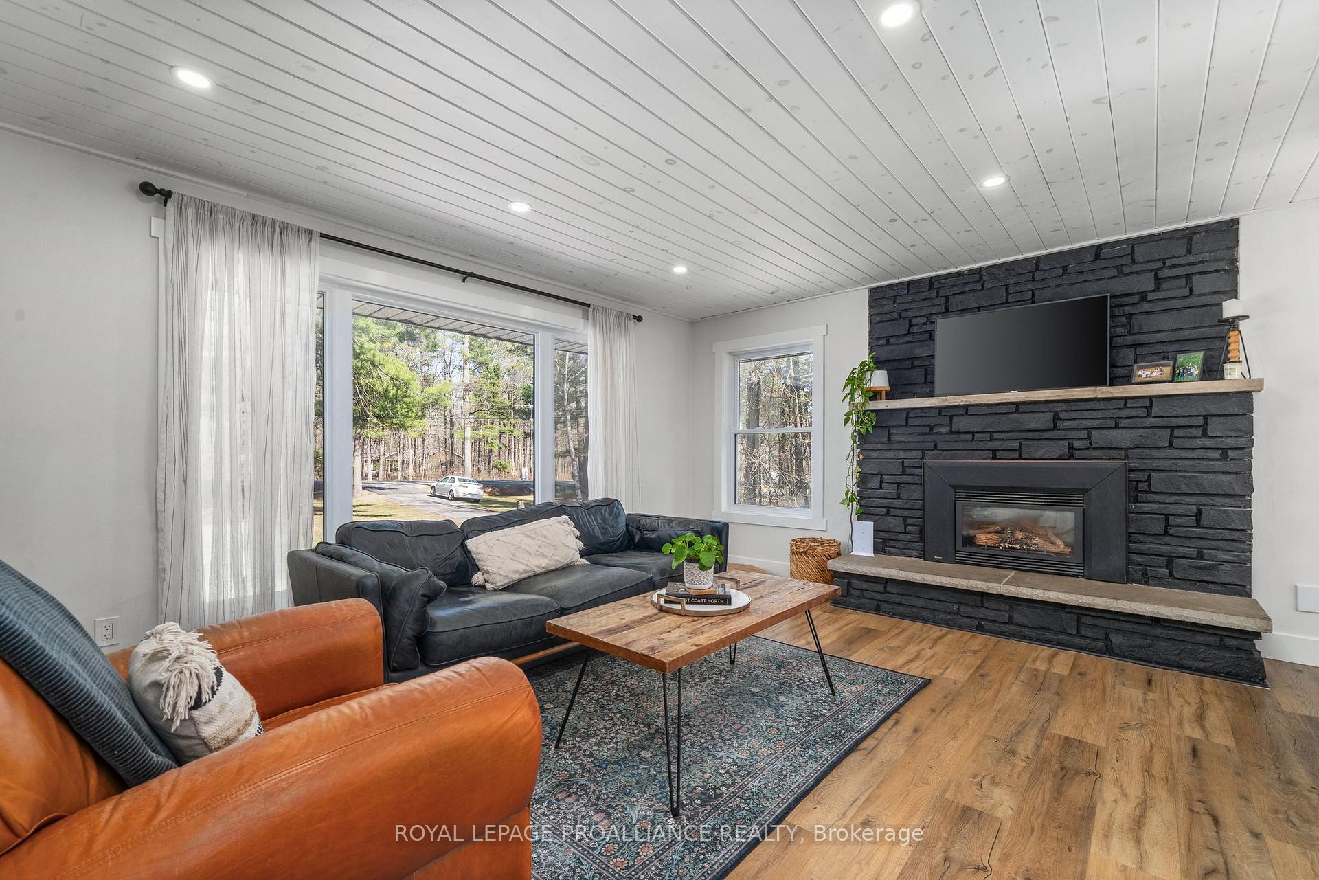 Photo 4 of 1317 Foxboro-Stirling Road, Quinte West, Sidney Ward — HOMEH