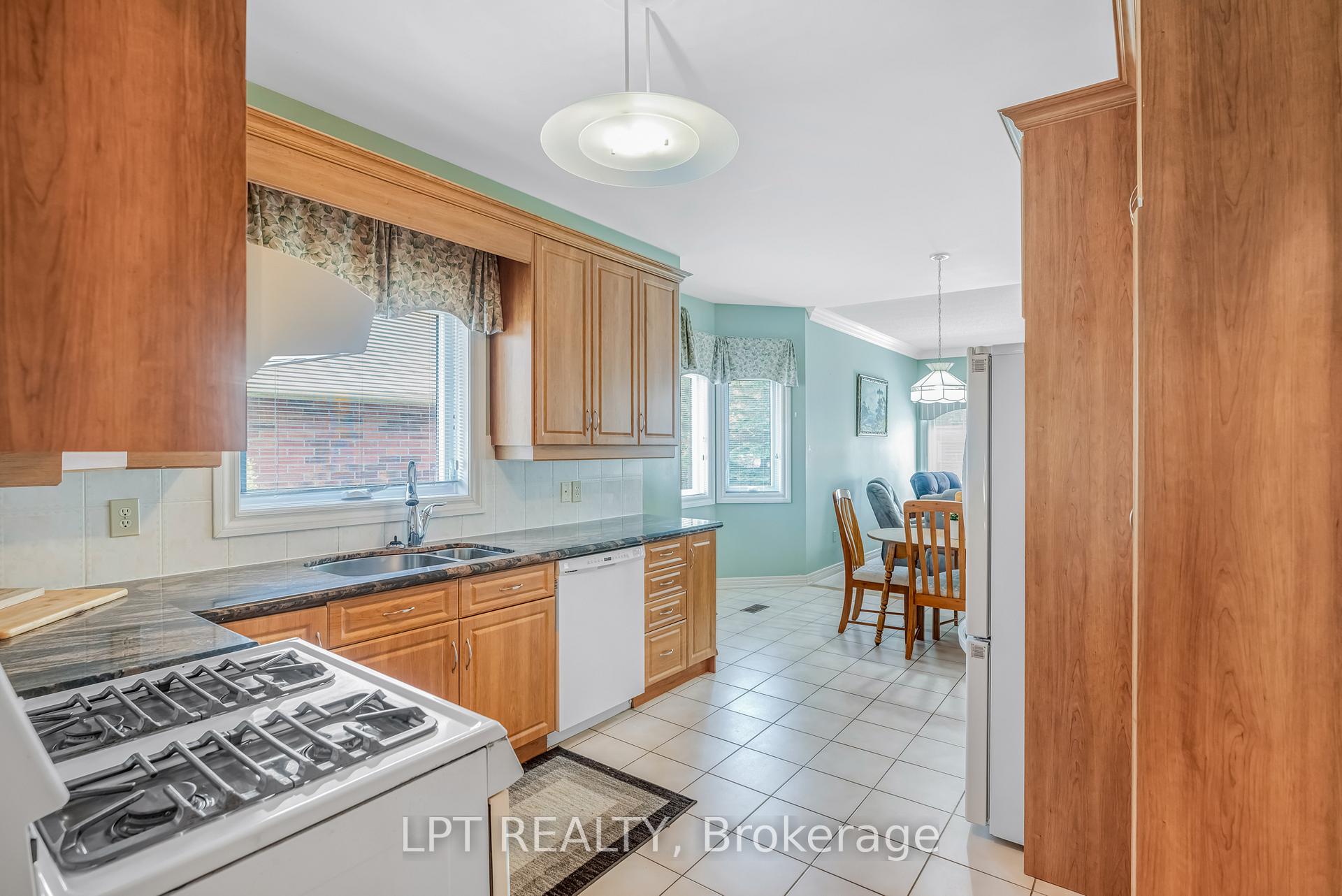 Photo 9 of 161 Deerglen Terrace, Aurora, Aurora Grove — HOMEH