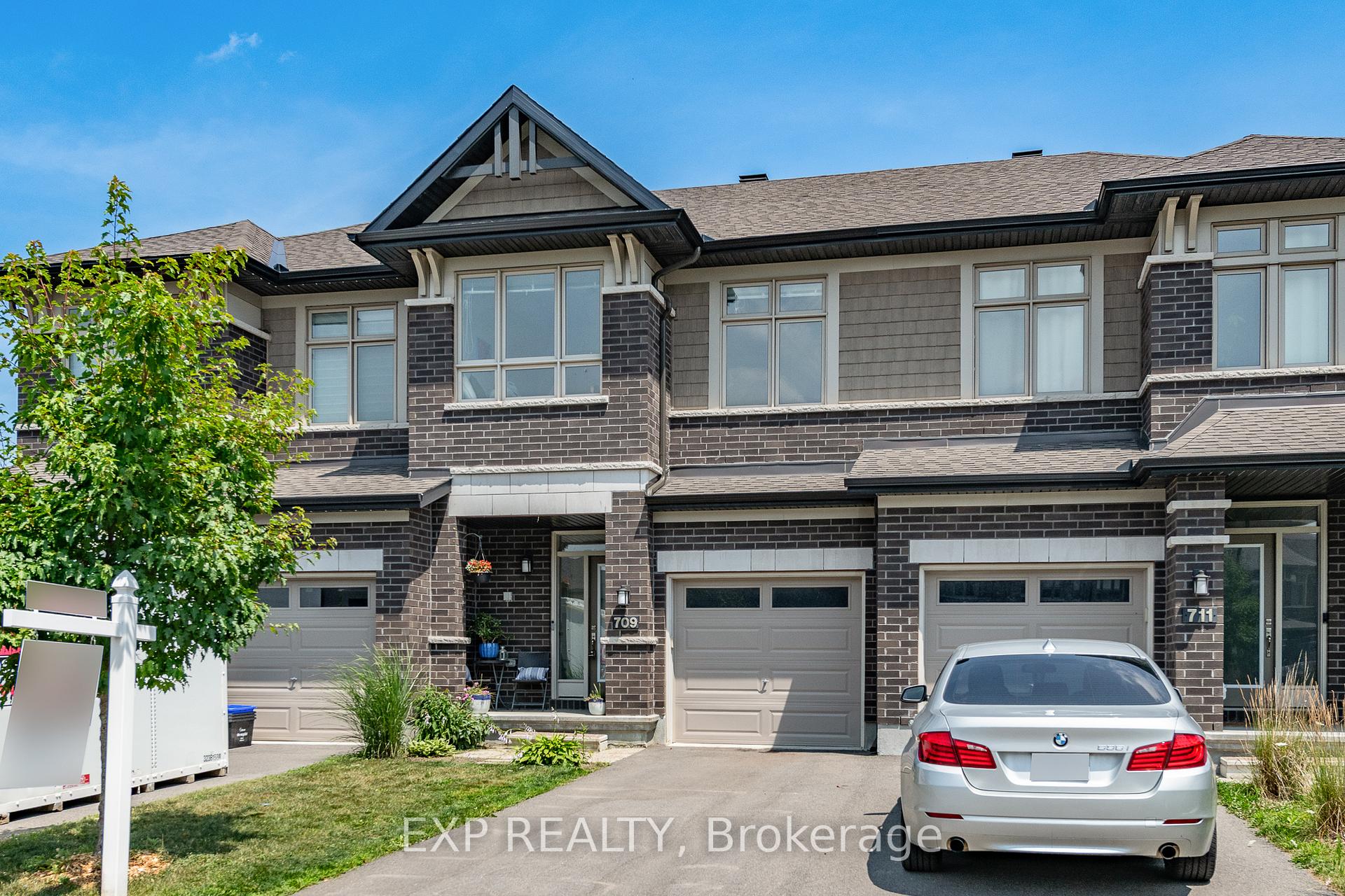 Photo 2 of 709 Capricorn Circle, Ottawa, Riverside South/Gloucester Glen — HOMEH